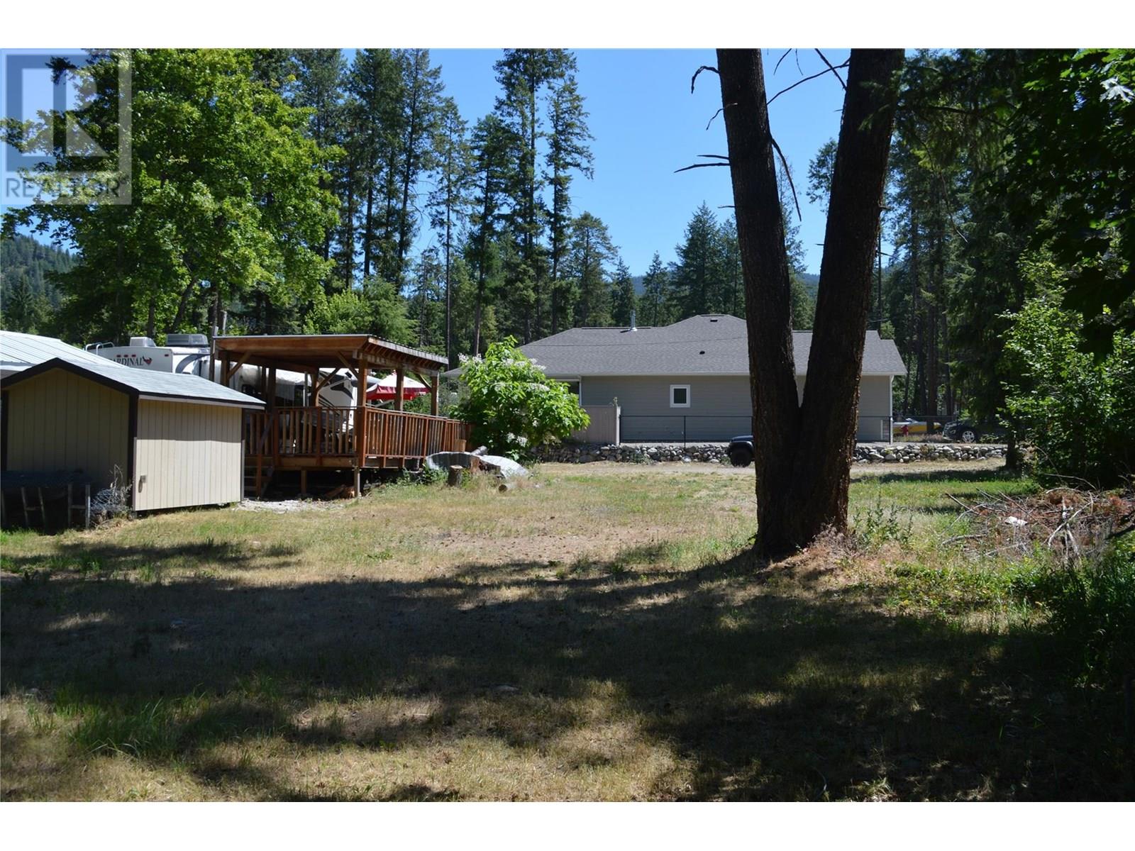 60 Kingsley Road, Christina Lake, British Columbia  V0H 1E2 - Photo 4 - 10354146