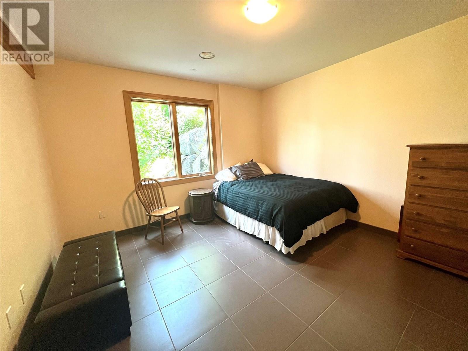 2411 Sunset Drive, Christina Lake, British Columbia  V0H 1E2 - Photo 17 - 10353981