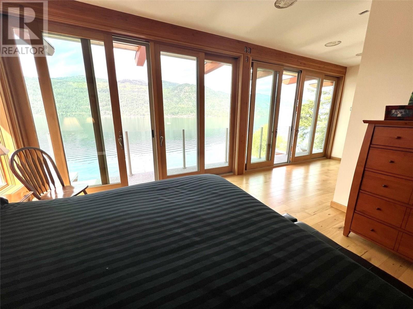 2411 Sunset Drive, Christina Lake, British Columbia  V0H 1E2 - Photo 20 - 10353981