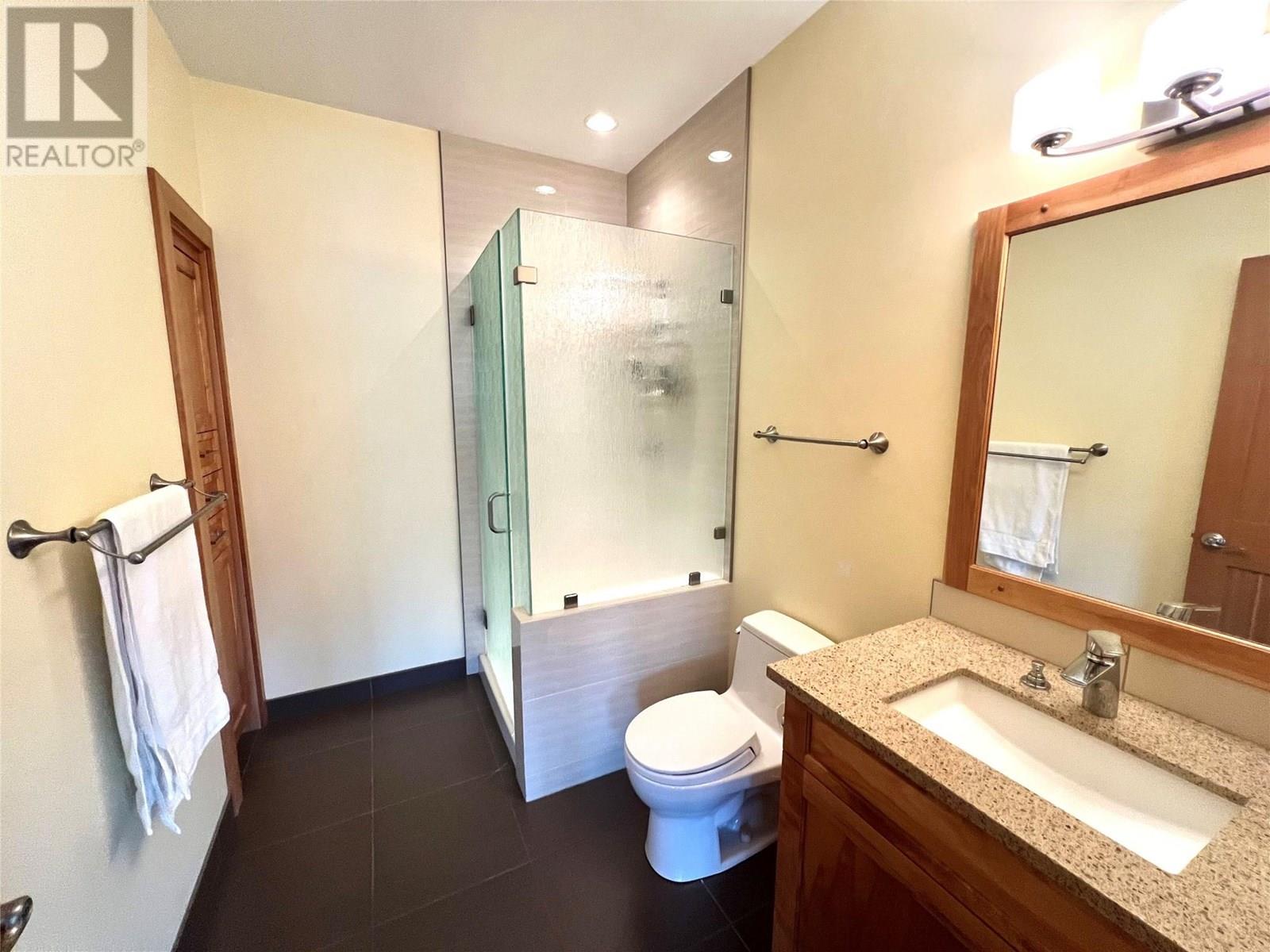 2411 Sunset Drive, Christina Lake, British Columbia  V0H 1E2 - Photo 32 - 10353981