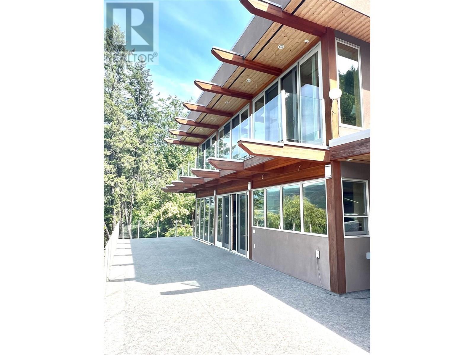 2411 Sunset Drive, Christina Lake, British Columbia  V0H 1E2 - Photo 44 - 10353981