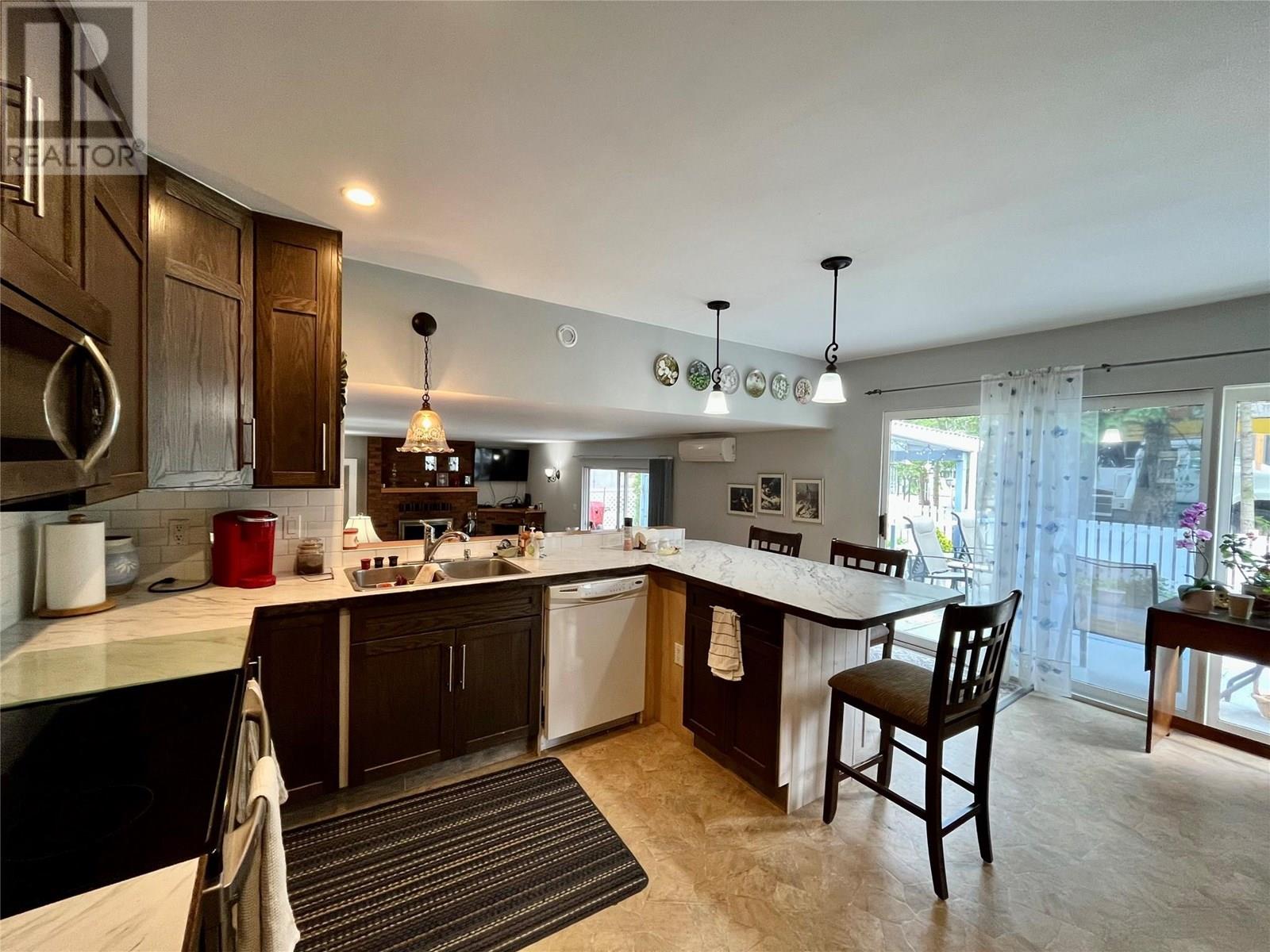 609 10th Avenue Nw, Nakusp, British Columbia  V0G 1R0 - Photo 12 - 10354101