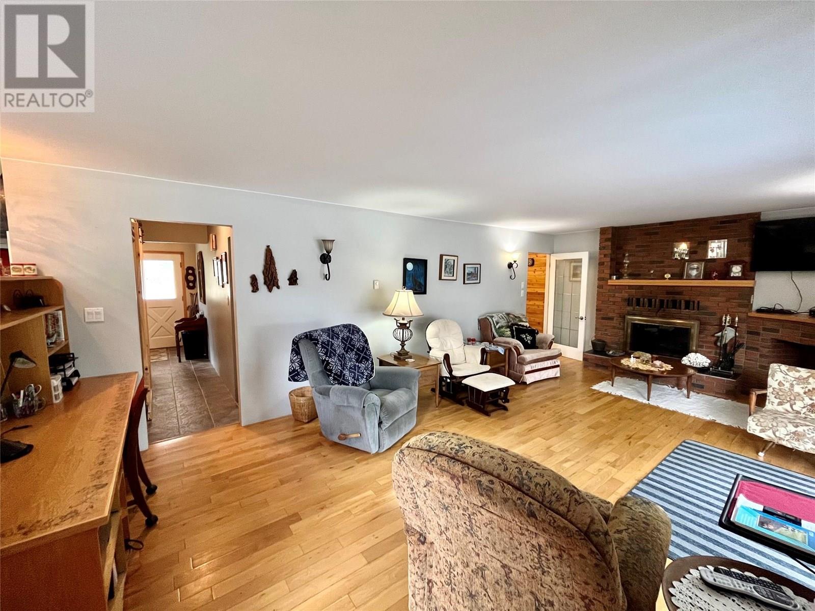 609 10th Avenue Nw, Nakusp, British Columbia  V0G 1R0 - Photo 14 - 10354101