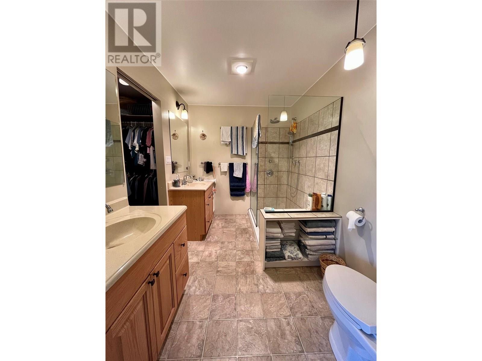 609 10th Avenue Nw, Nakusp, British Columbia  V0G 1R0 - Photo 22 - 10354101