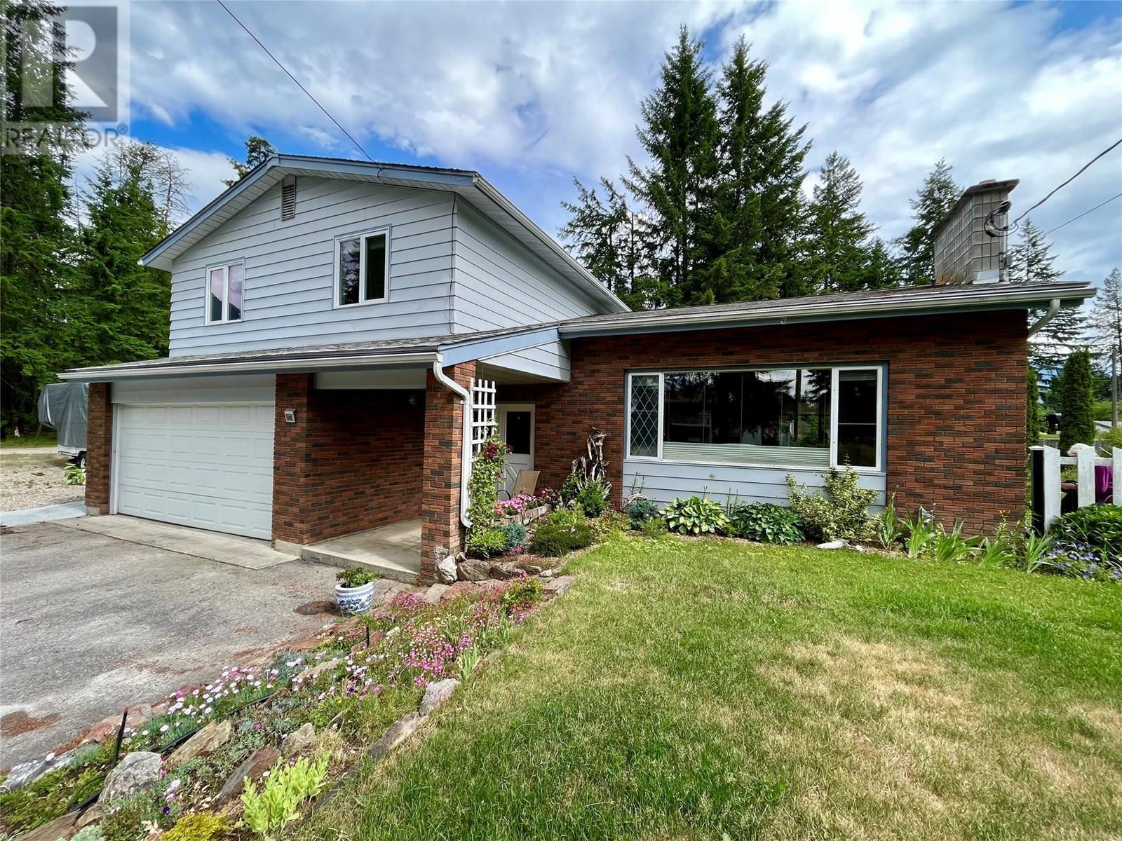 609 10th Avenue Nw, Nakusp, British Columbia  V0G 1R0 - Photo 37 - 10354101