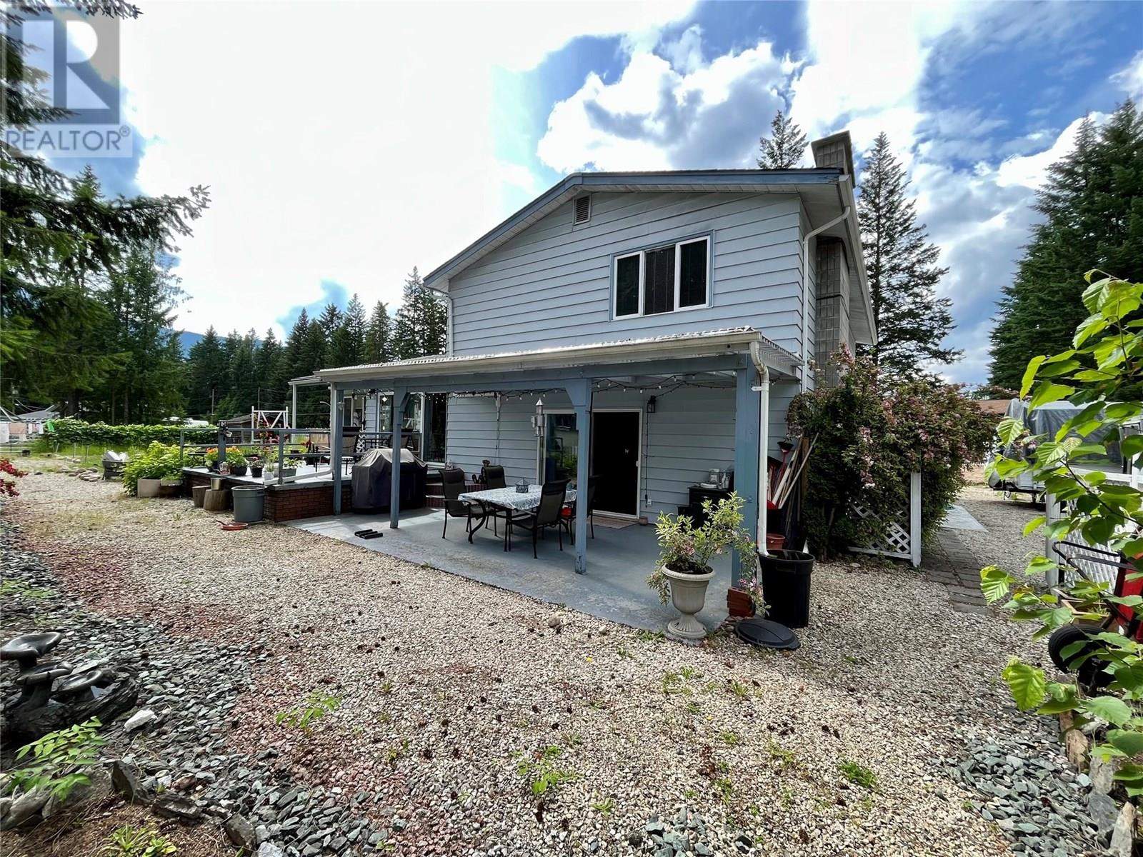 609 10th Avenue Nw, Nakusp, British Columbia  V0G 1R0 - Photo 45 - 10354101