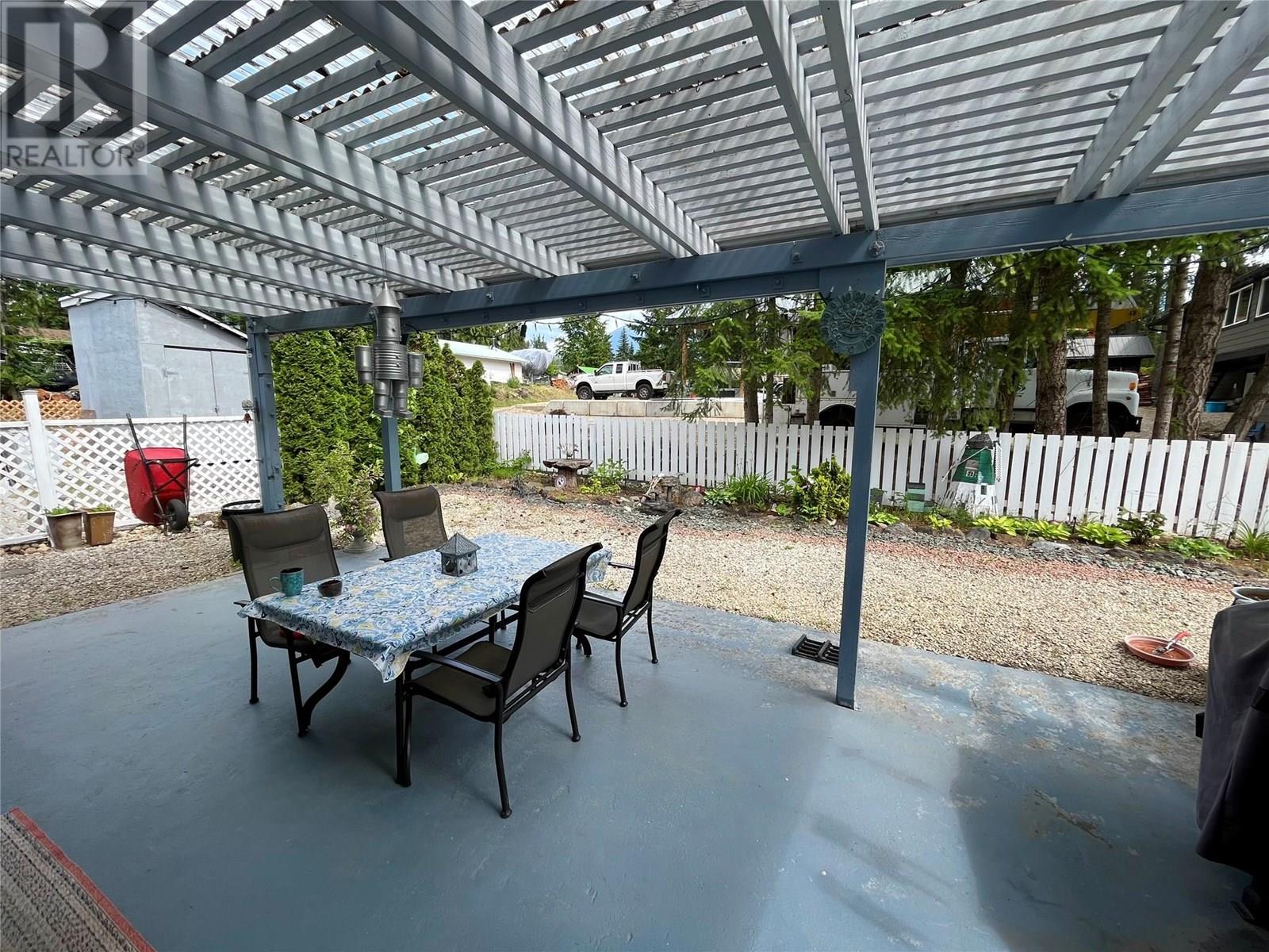 609 10th Avenue Nw, Nakusp, British Columbia  V0G 1R0 - Photo 46 - 10354101
