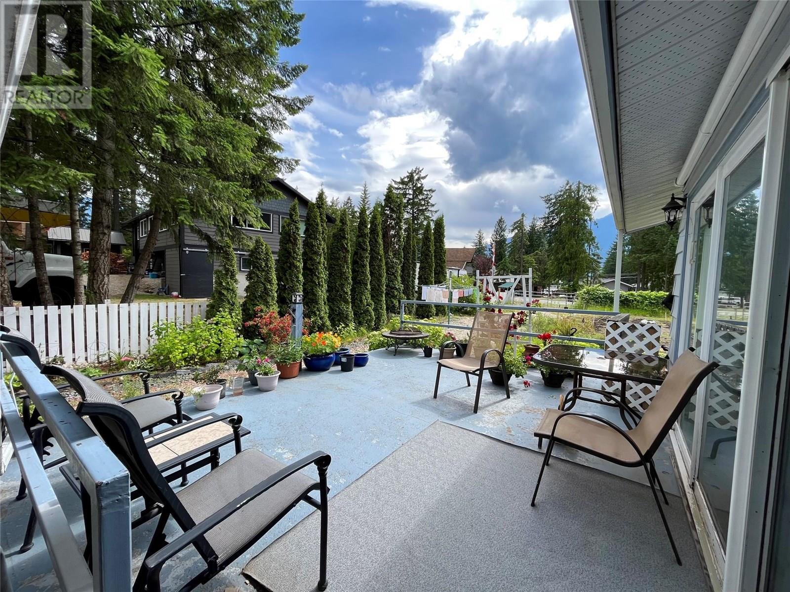609 10th Avenue Nw, Nakusp, British Columbia  V0G 1R0 - Photo 48 - 10354101