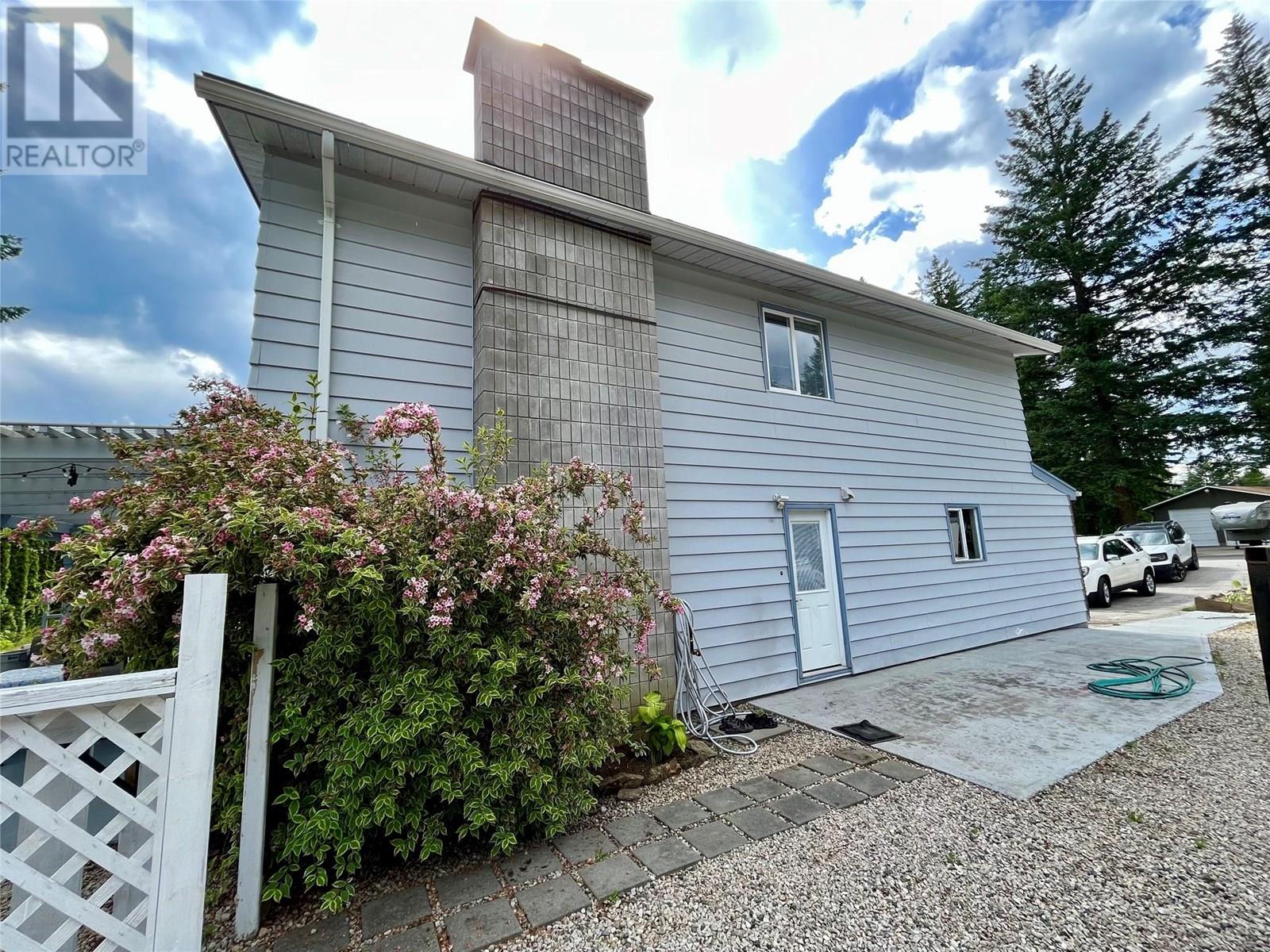 609 10th Avenue Nw, Nakusp, British Columbia  V0G 1R0 - Photo 49 - 10354101