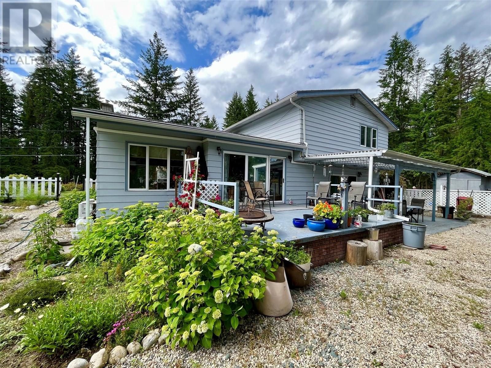 609 10th Avenue Nw, Nakusp, British Columbia  V0G 1R0 - Photo 5 - 10354101