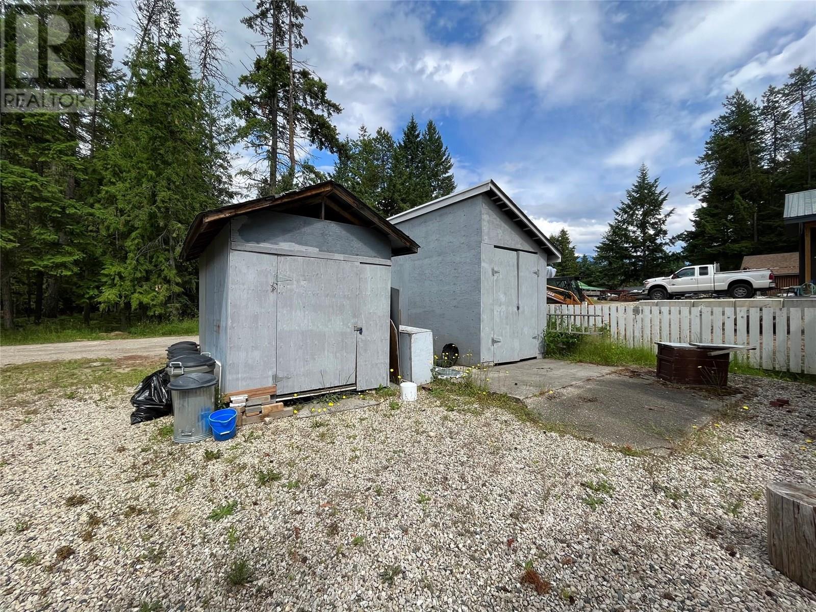 609 10th Avenue Nw, Nakusp, British Columbia  V0G 1R0 - Photo 50 - 10354101