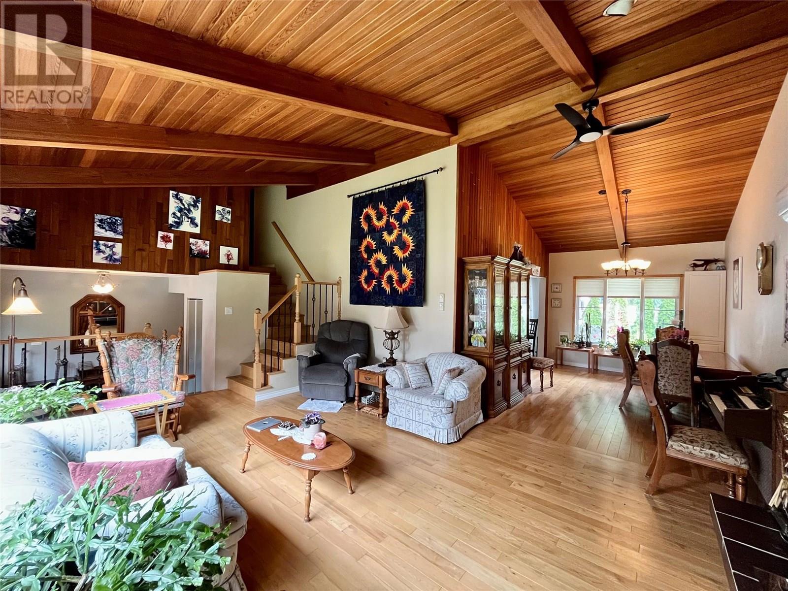 609 10th Avenue Nw, Nakusp, British Columbia  V0G 1R0 - Photo 8 - 10354101