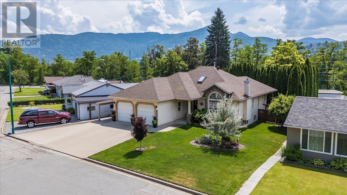 1040 Regan Crescent, Trail, British Columbia  V1R 1C4 - Photo 1 - 10353953