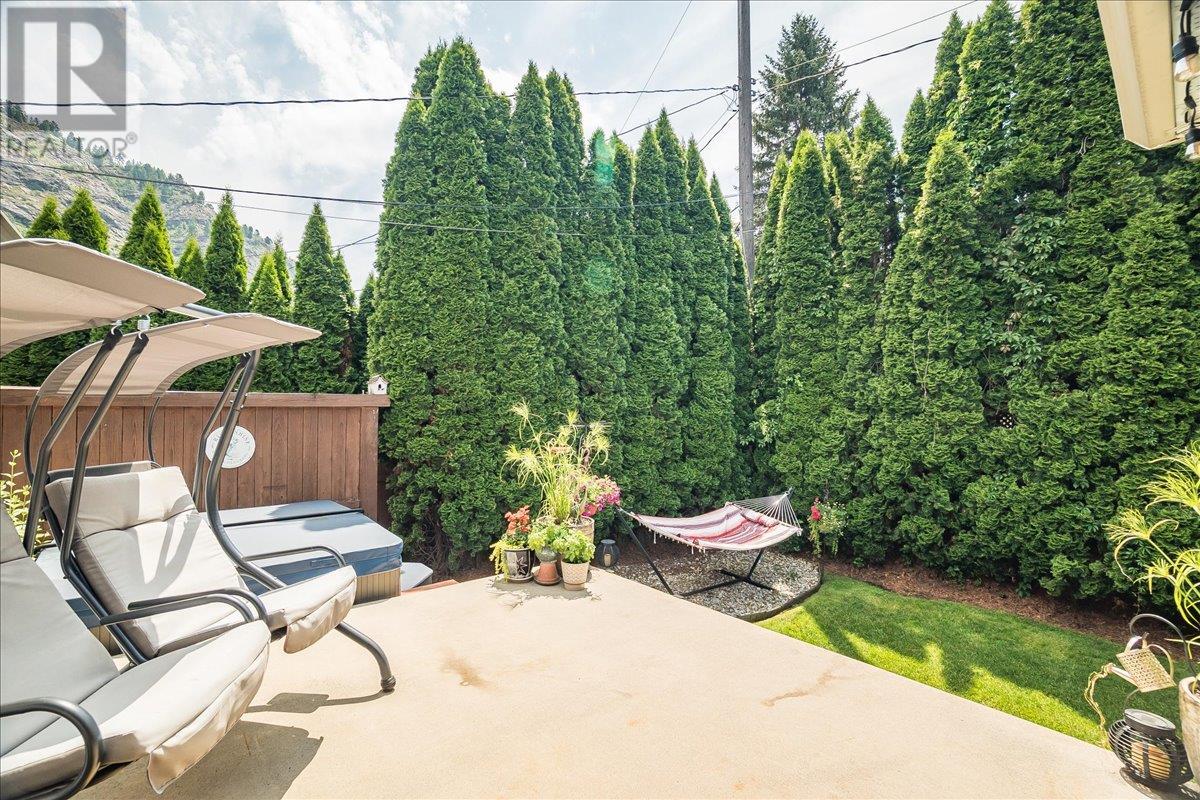 1040 Regan Crescent, Trail, British Columbia  V1R 1C4 - Photo 36 - 10353953