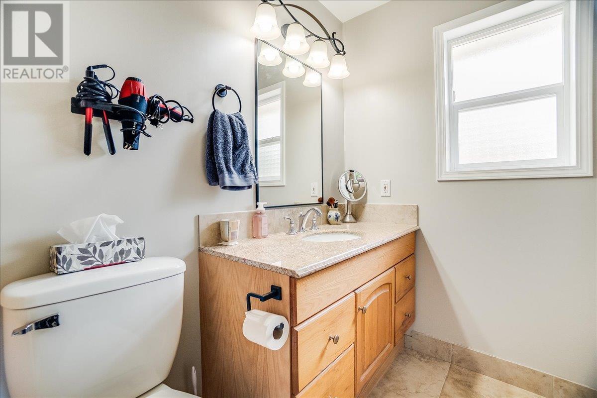 1040 Regan Crescent, Trail, British Columbia  V1R 1C4 - Photo 53 - 10353953