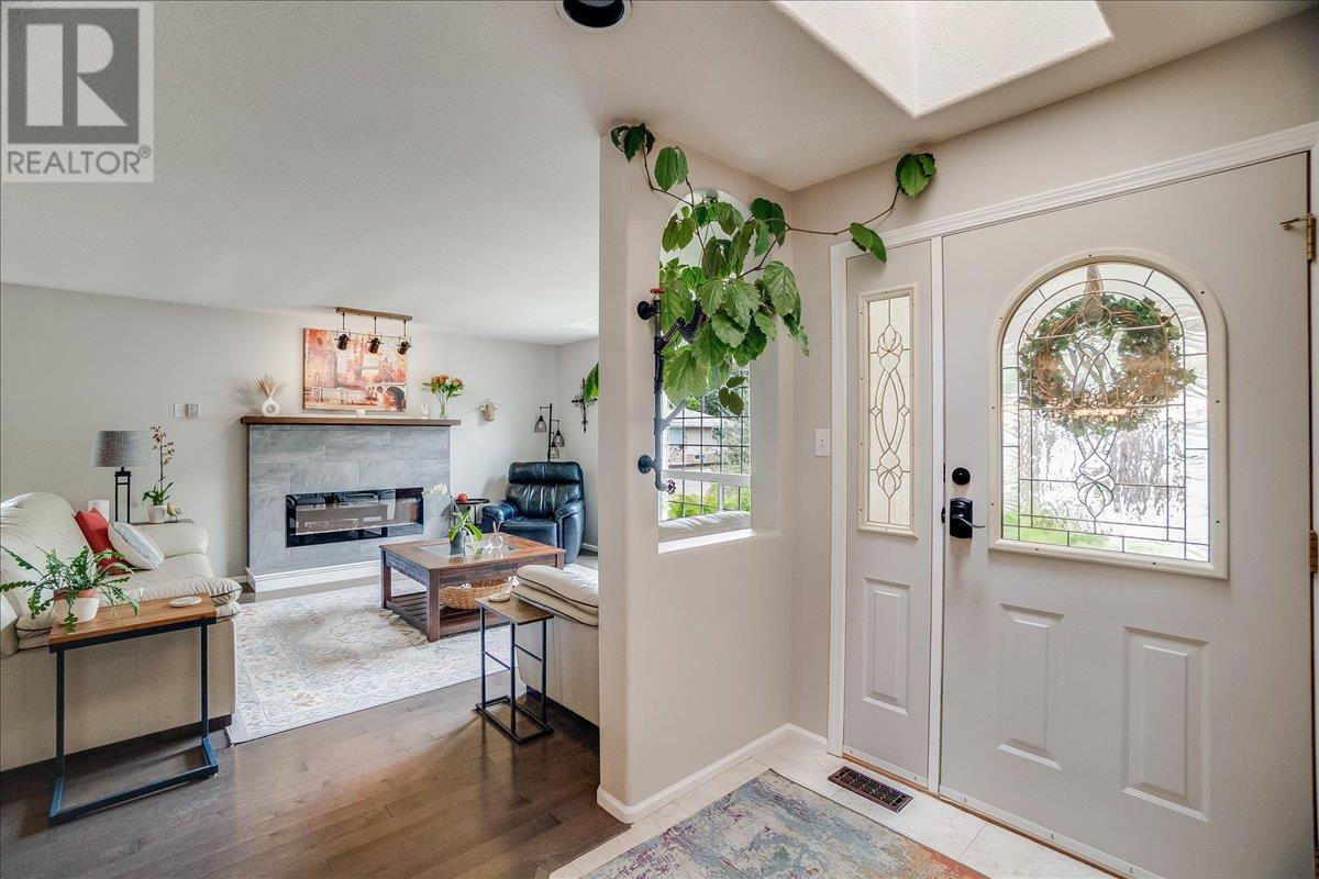 1040 Regan Crescent, Trail, British Columbia  V1R 1C4 - Photo 6 - 10353953
