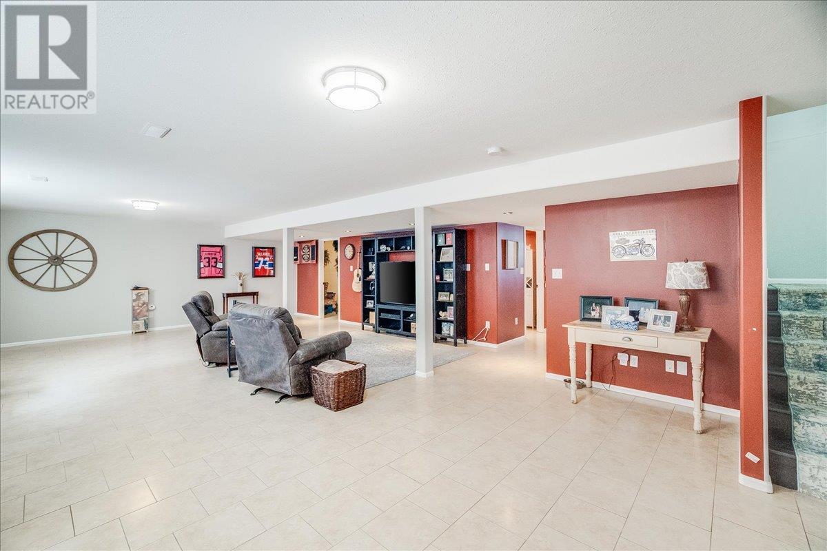 1040 Regan Crescent, Trail, British Columbia  V1R 1C4 - Photo 60 - 10353953