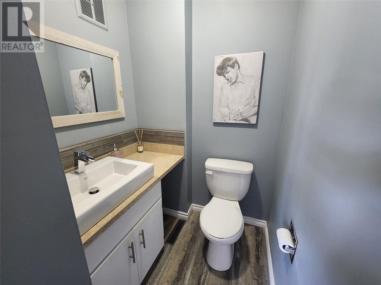3324 Laurel Crescent, Trail, British Columbia  V1R 4M5 - Photo 3 - 10353399