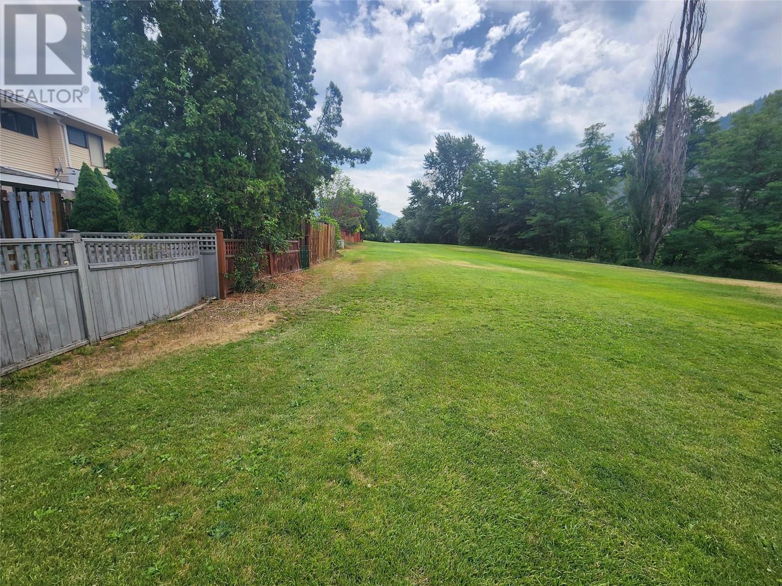 3324 Laurel Crescent, Trail, British Columbia  V1R 4M5 - Photo 34 - 10353399