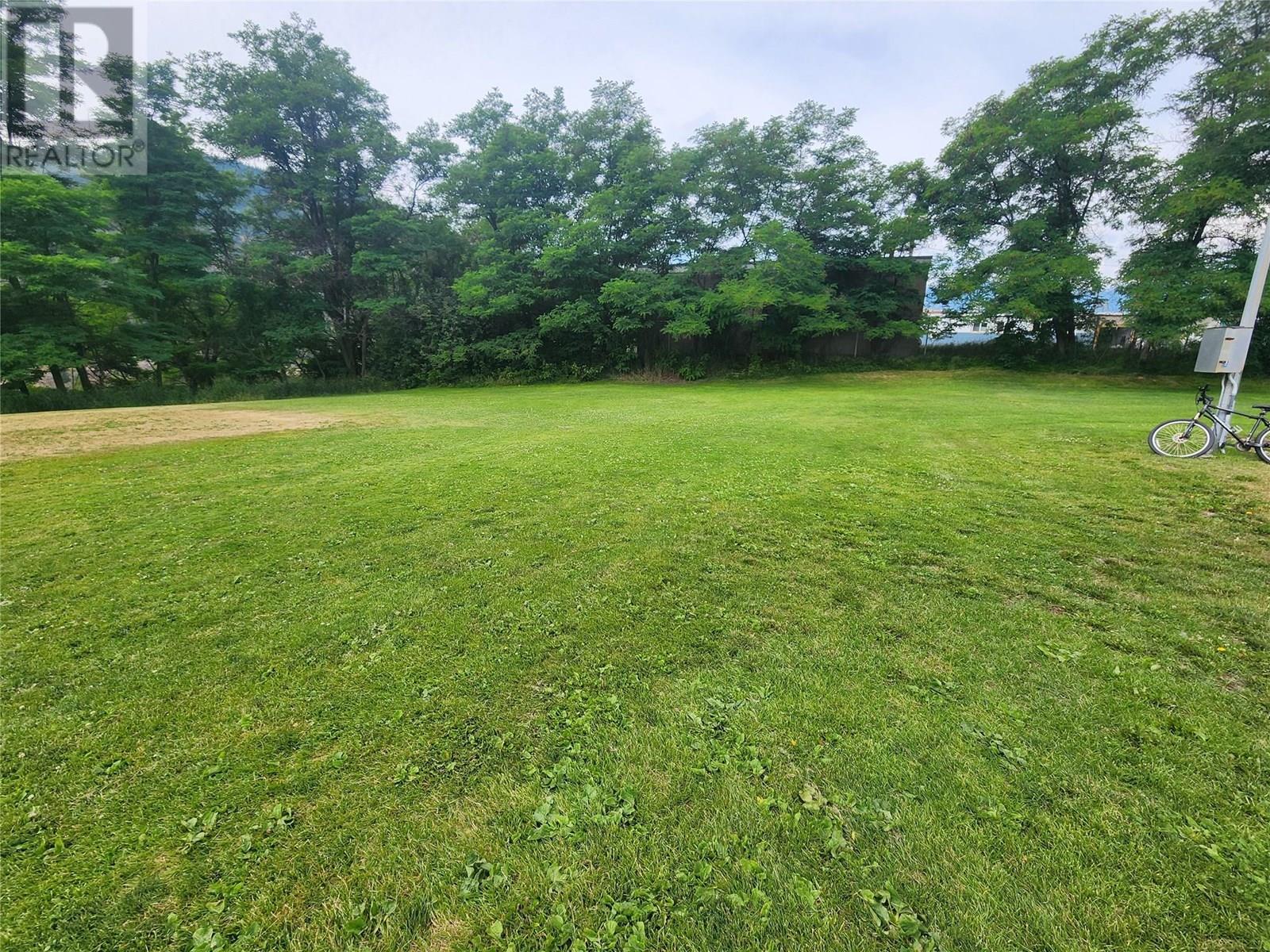 3324 Laurel Crescent, Trail, British Columbia  V1R 4M5 - Photo 36 - 10353399