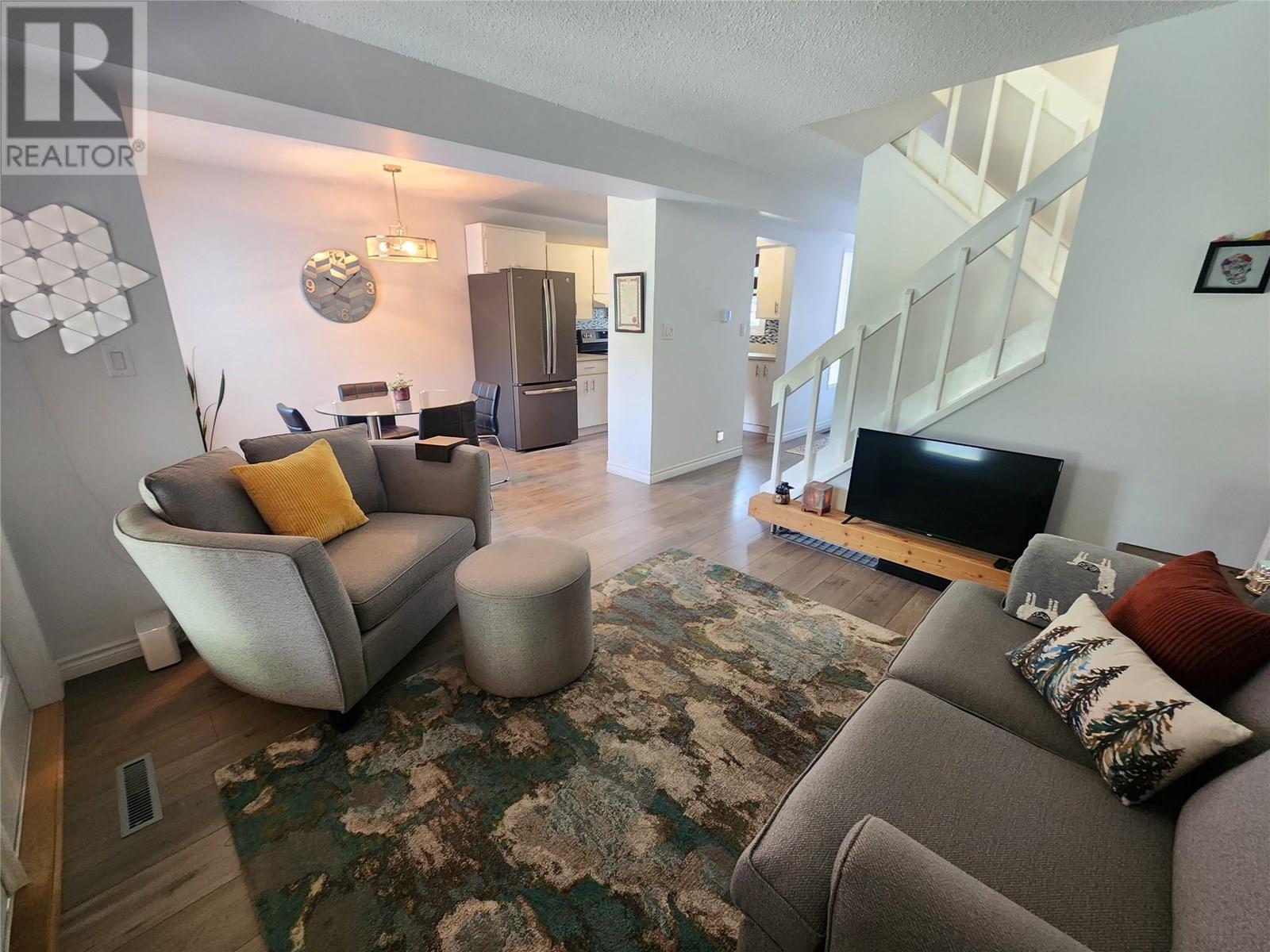 3324 Laurel Crescent, Trail, British Columbia  V1R 4M5 - Photo 5 - 10353399