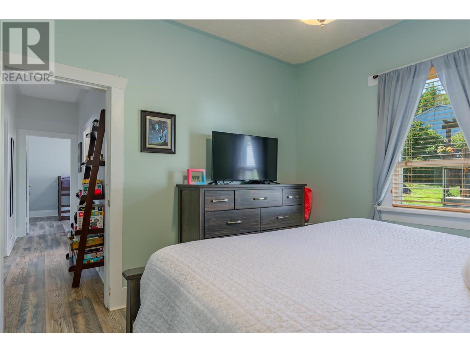 34 Nelson Avenue, Fruitvale, British Columbia  V0G 1L0 - Photo 16 - 10354211