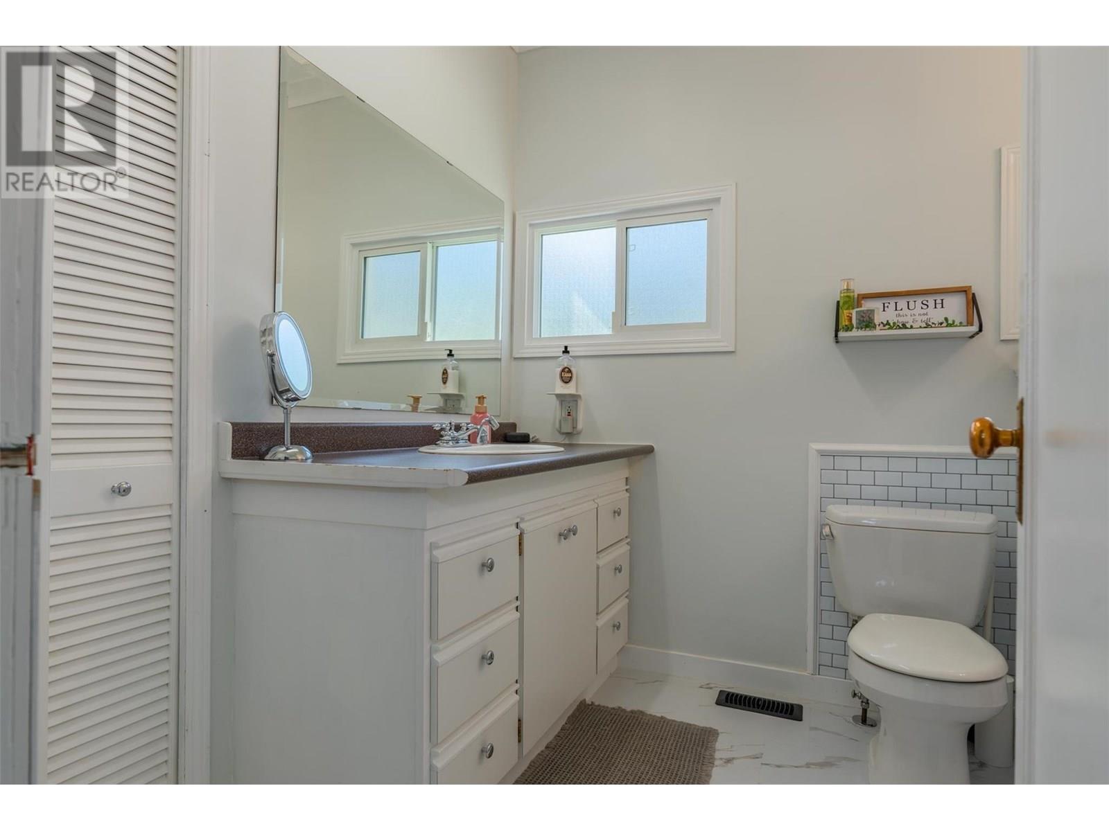 34 Nelson Avenue, Fruitvale, British Columbia  V0G 1L0 - Photo 17 - 10354211