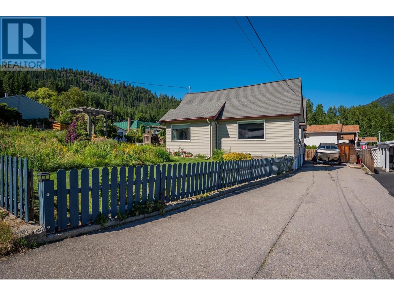 34 Nelson Avenue, Fruitvale, British Columbia  V0G 1L0 - Photo 28 - 10354211