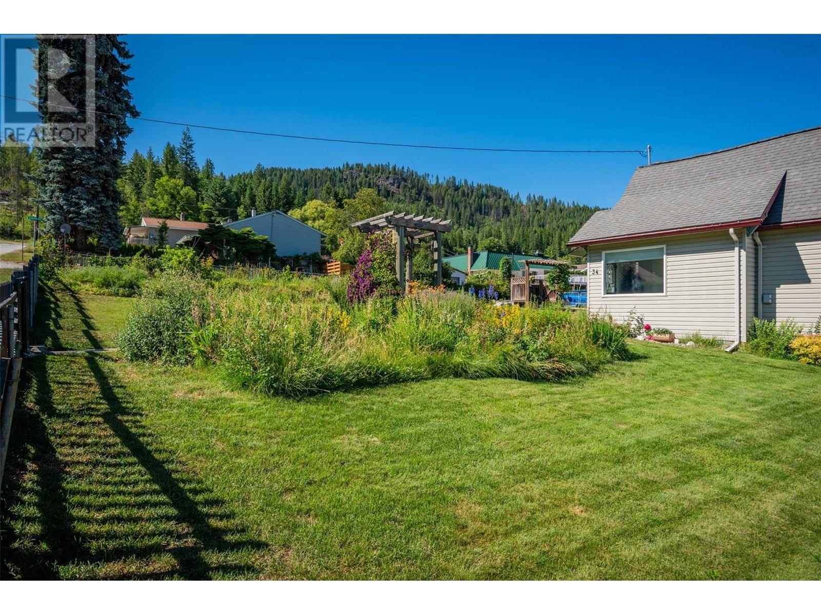 34 Nelson Avenue, Fruitvale, British Columbia  V0G 1L0 - Photo 29 - 10354211