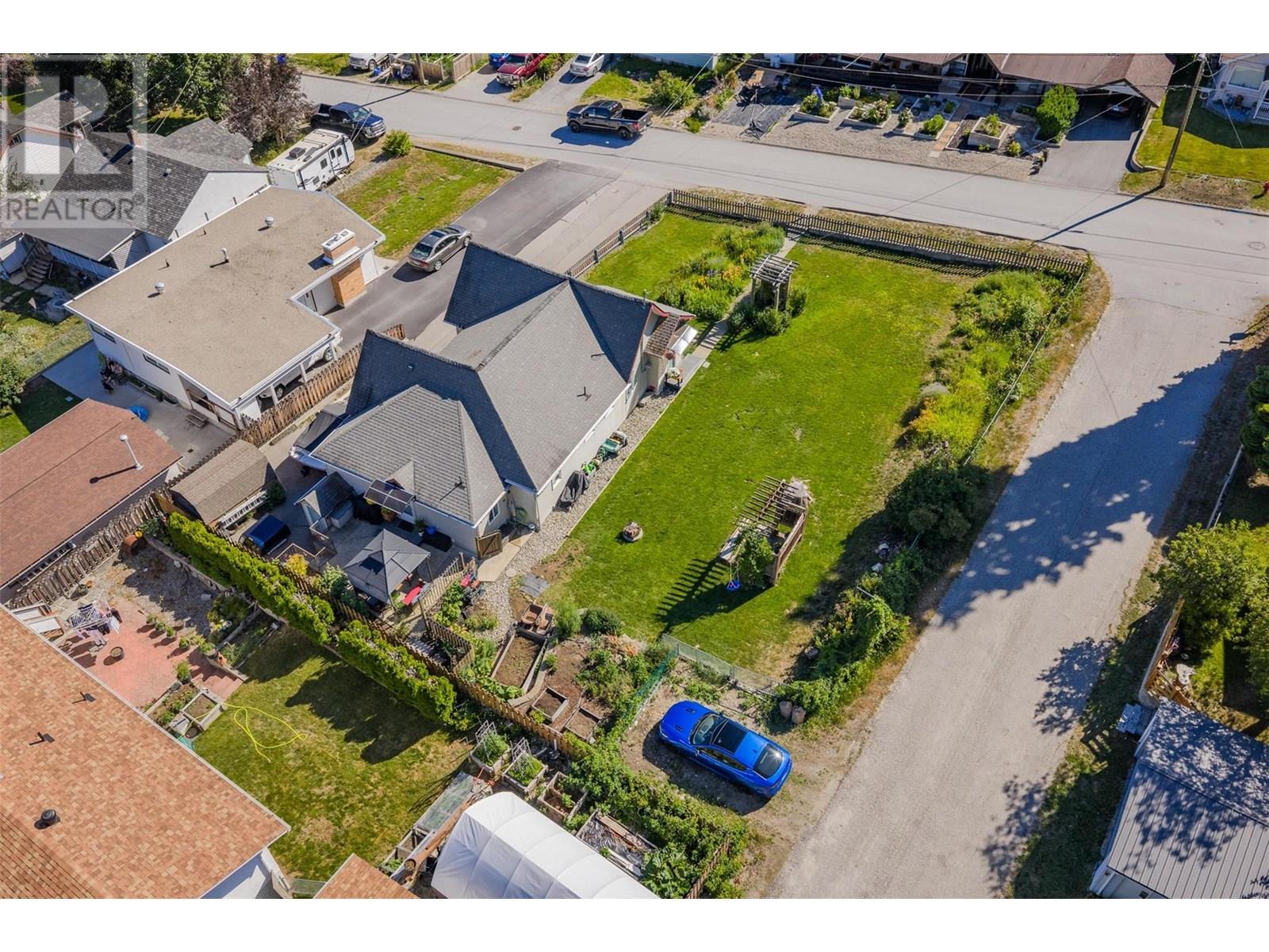 34 Nelson Avenue, Fruitvale, British Columbia  V0G 1L0 - Photo 3 - 10354211
