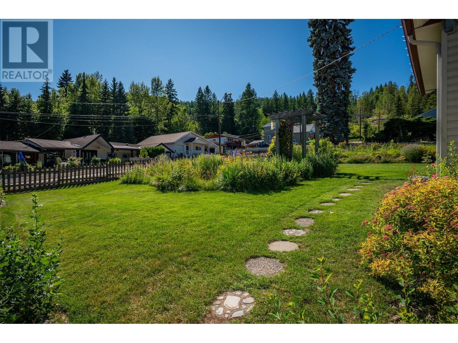 34 Nelson Avenue, Fruitvale, British Columbia  V0G 1L0 - Photo 30 - 10354211