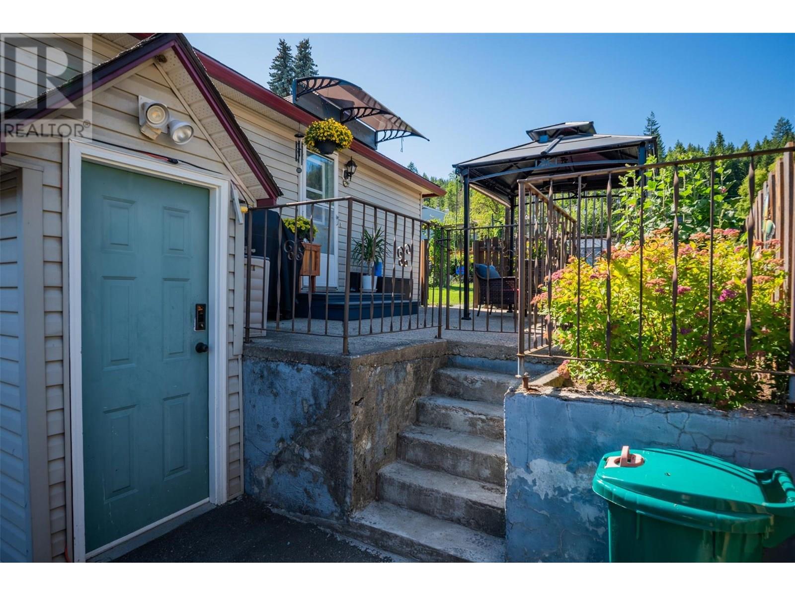 34 Nelson Avenue, Fruitvale, British Columbia  V0G 1L0 - Photo 31 - 10354211