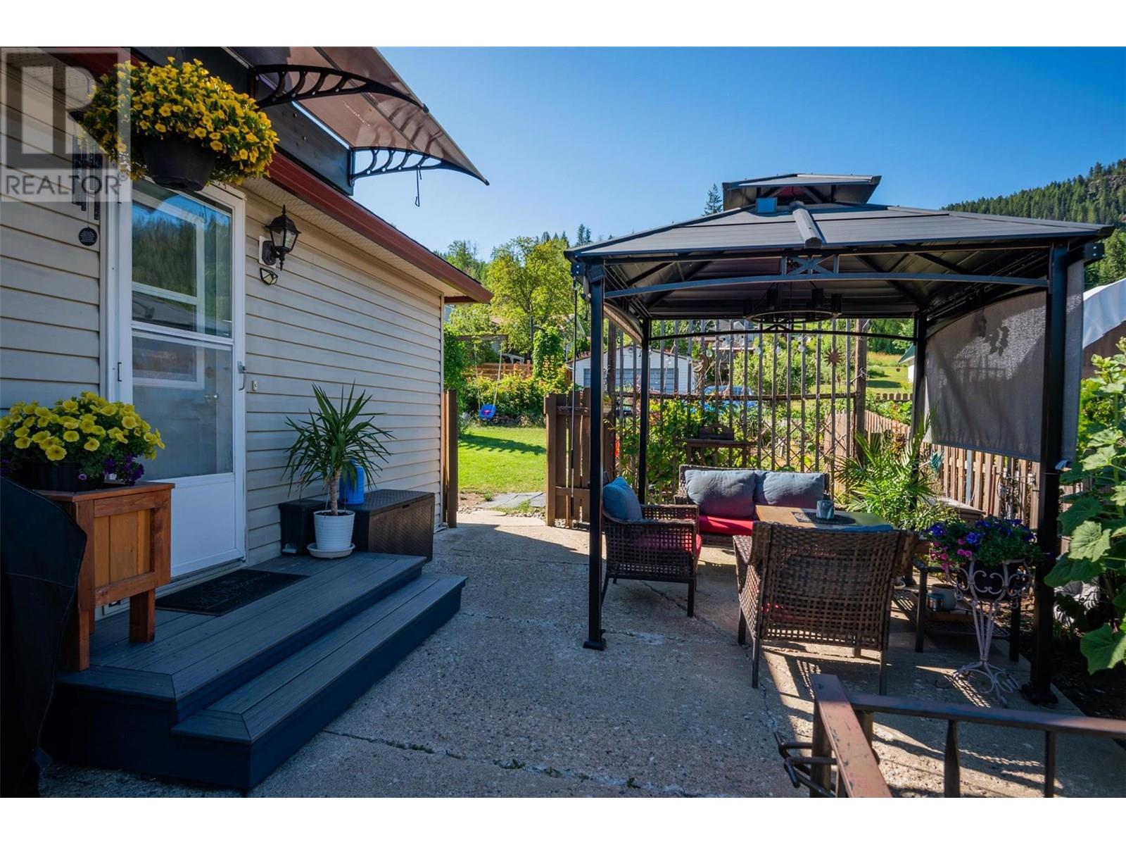 34 Nelson Avenue, Fruitvale, British Columbia  V0G 1L0 - Photo 32 - 10354211