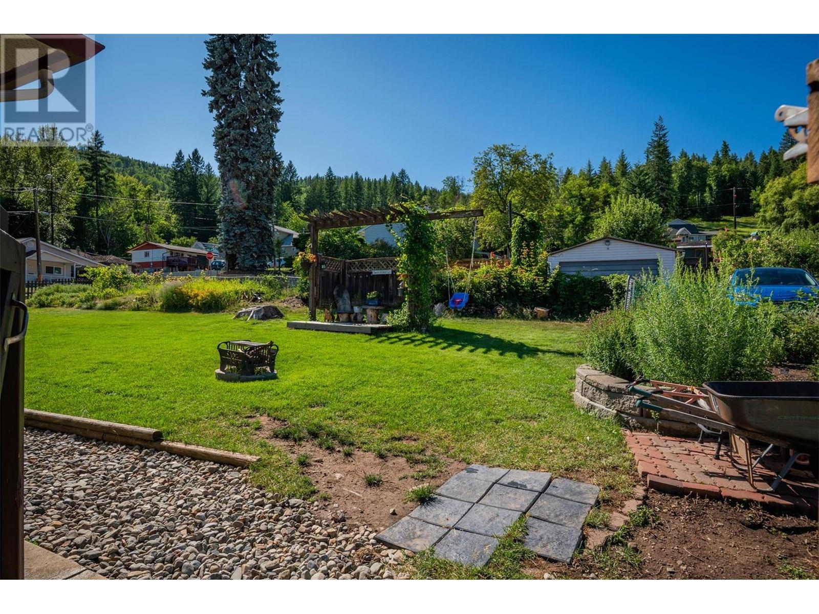 34 Nelson Avenue, Fruitvale, British Columbia  V0G 1L0 - Photo 34 - 10354211