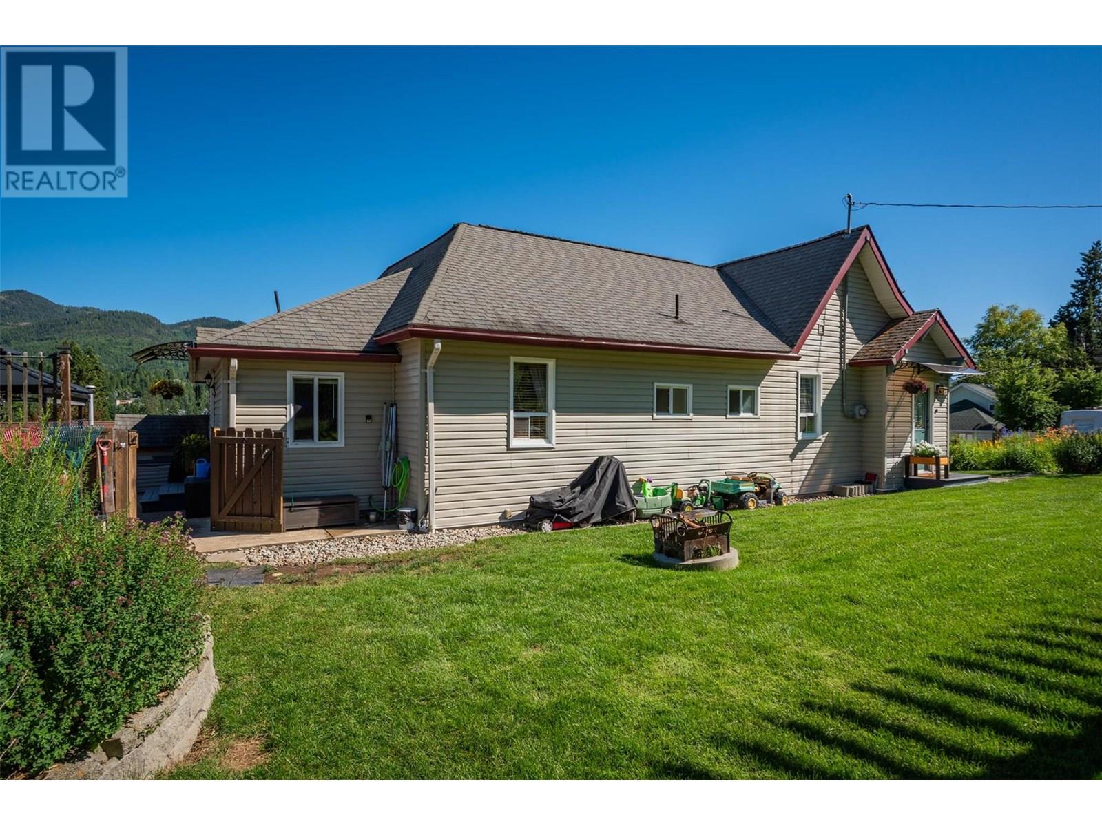 34 Nelson Avenue, Fruitvale, British Columbia  V0G 1L0 - Photo 36 - 10354211