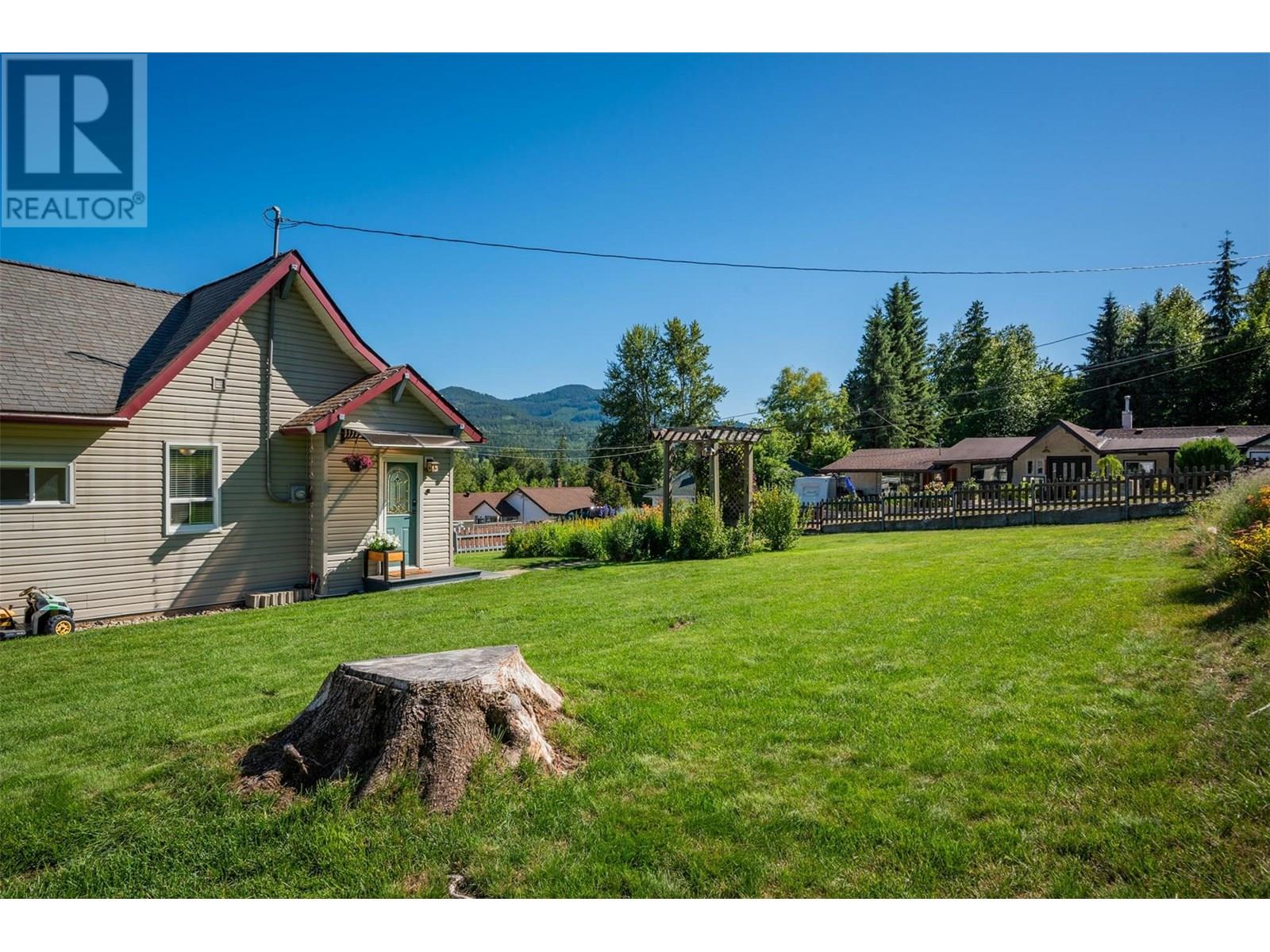 34 Nelson Avenue, Fruitvale, British Columbia  V0G 1L0 - Photo 37 - 10354211