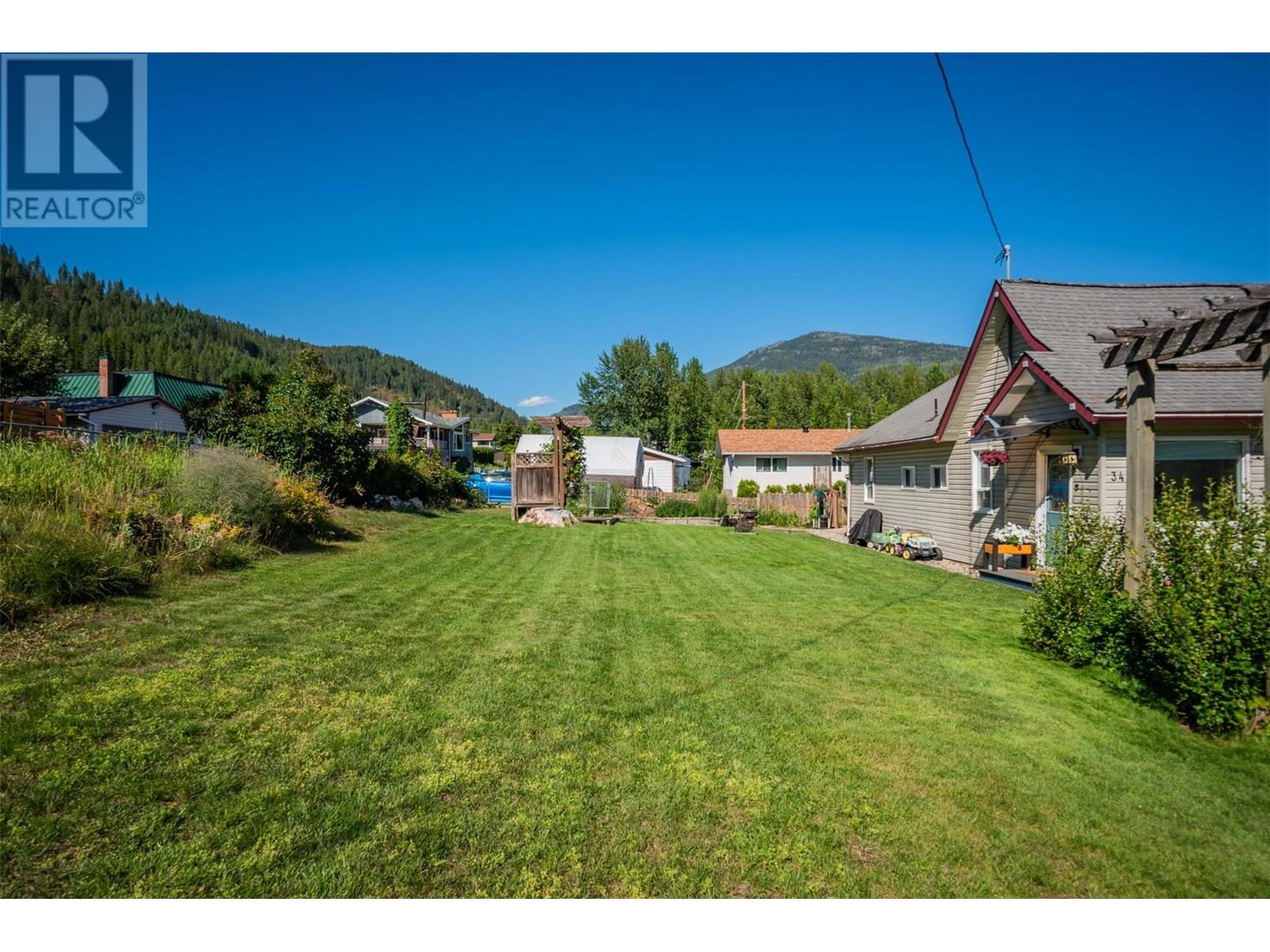 34 Nelson Avenue, Fruitvale, British Columbia  V0G 1L0 - Photo 39 - 10354211
