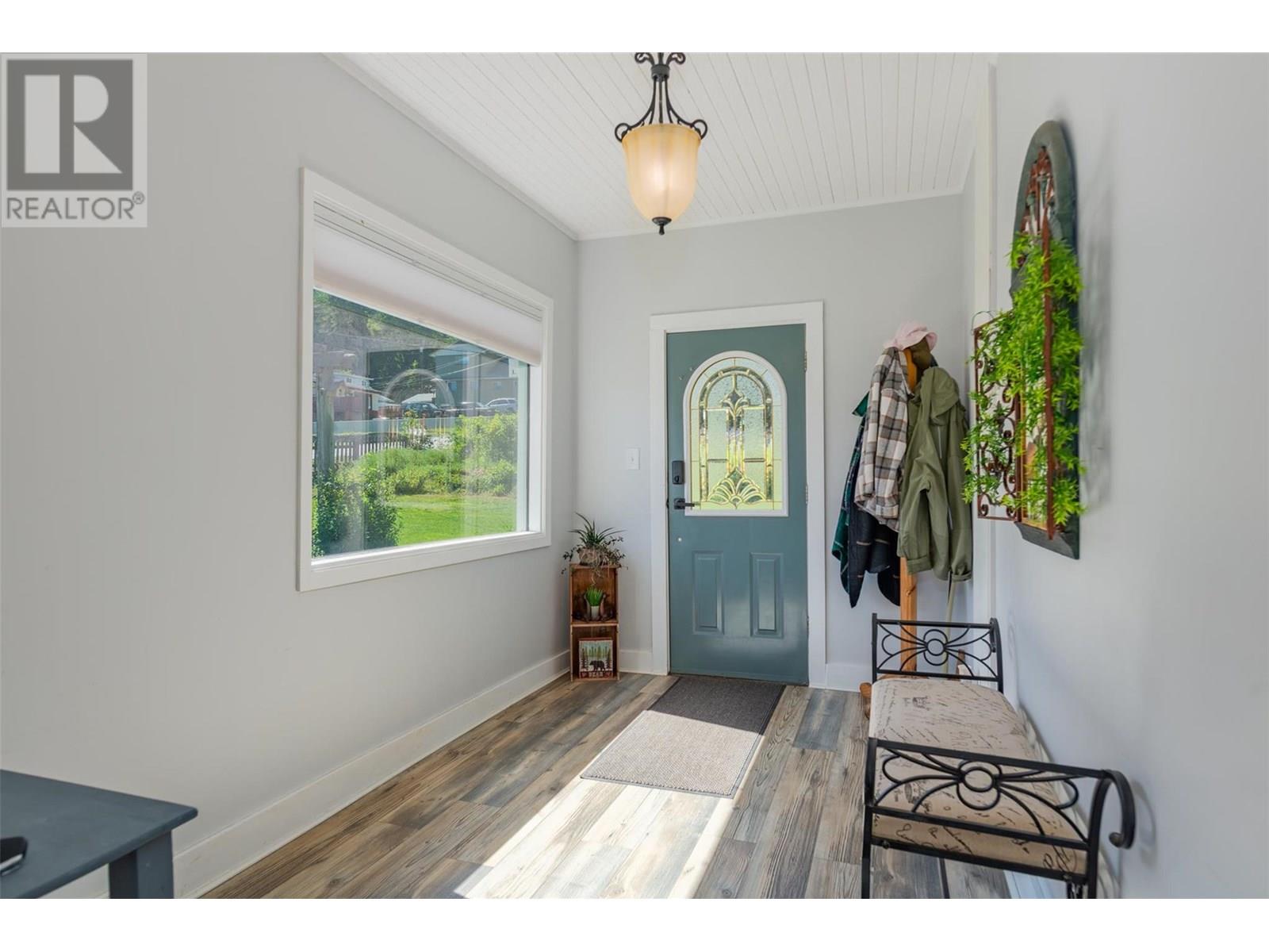 34 Nelson Avenue, Fruitvale, British Columbia  V0G 1L0 - Photo 4 - 10354211