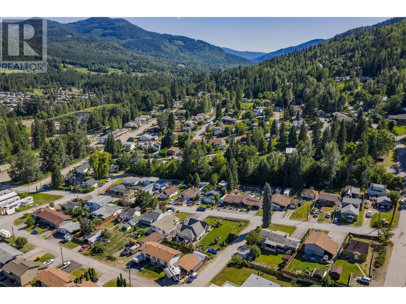 34 Nelson Avenue, Fruitvale, British Columbia  V0G 1L0 - Photo 42 - 10354211