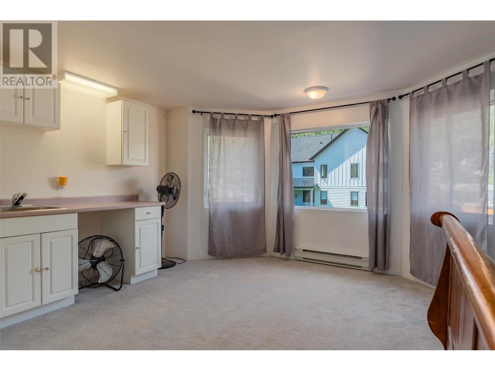 840 9th Avenue, Montrose, British Columbia  V0G 1P0 - Photo 15 - 10354356