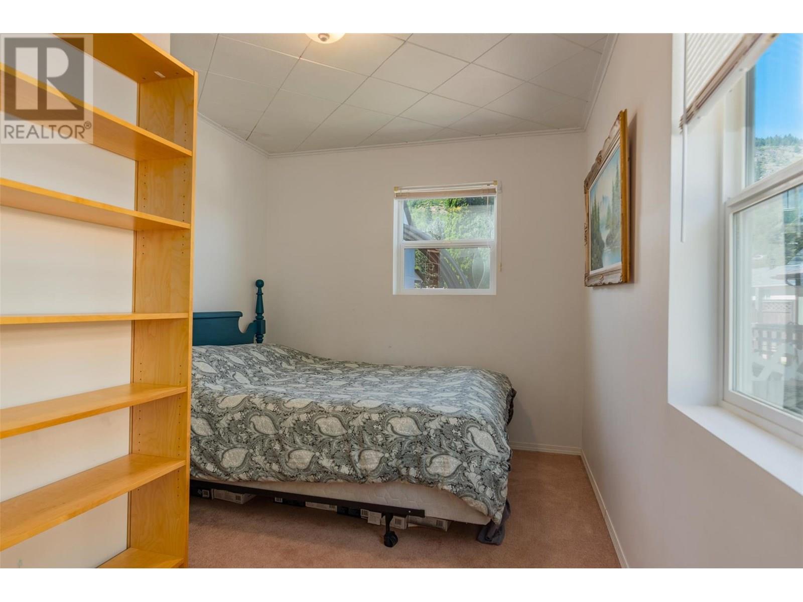 840 9th Avenue, Montrose, British Columbia  V0G 1P0 - Photo 20 - 10354356