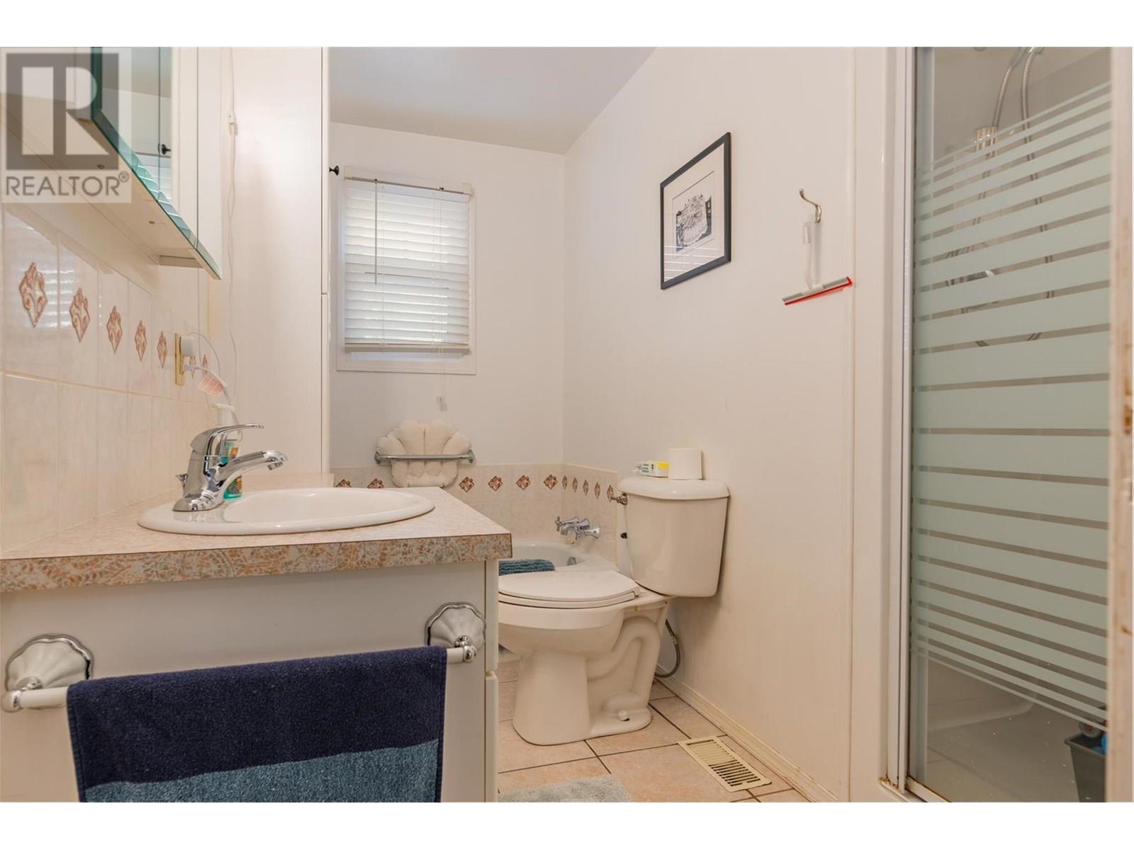 840 9th Avenue, Montrose, British Columbia  V0G 1P0 - Photo 27 - 10354356