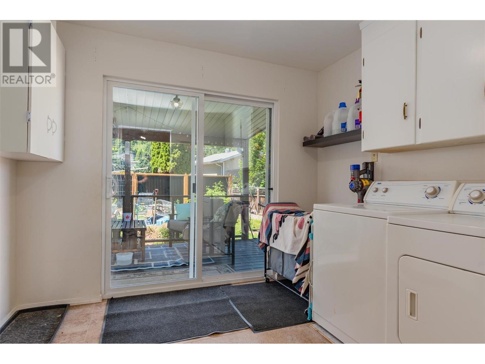 840 9th Avenue, Montrose, British Columbia  V0G 1P0 - Photo 28 - 10354356