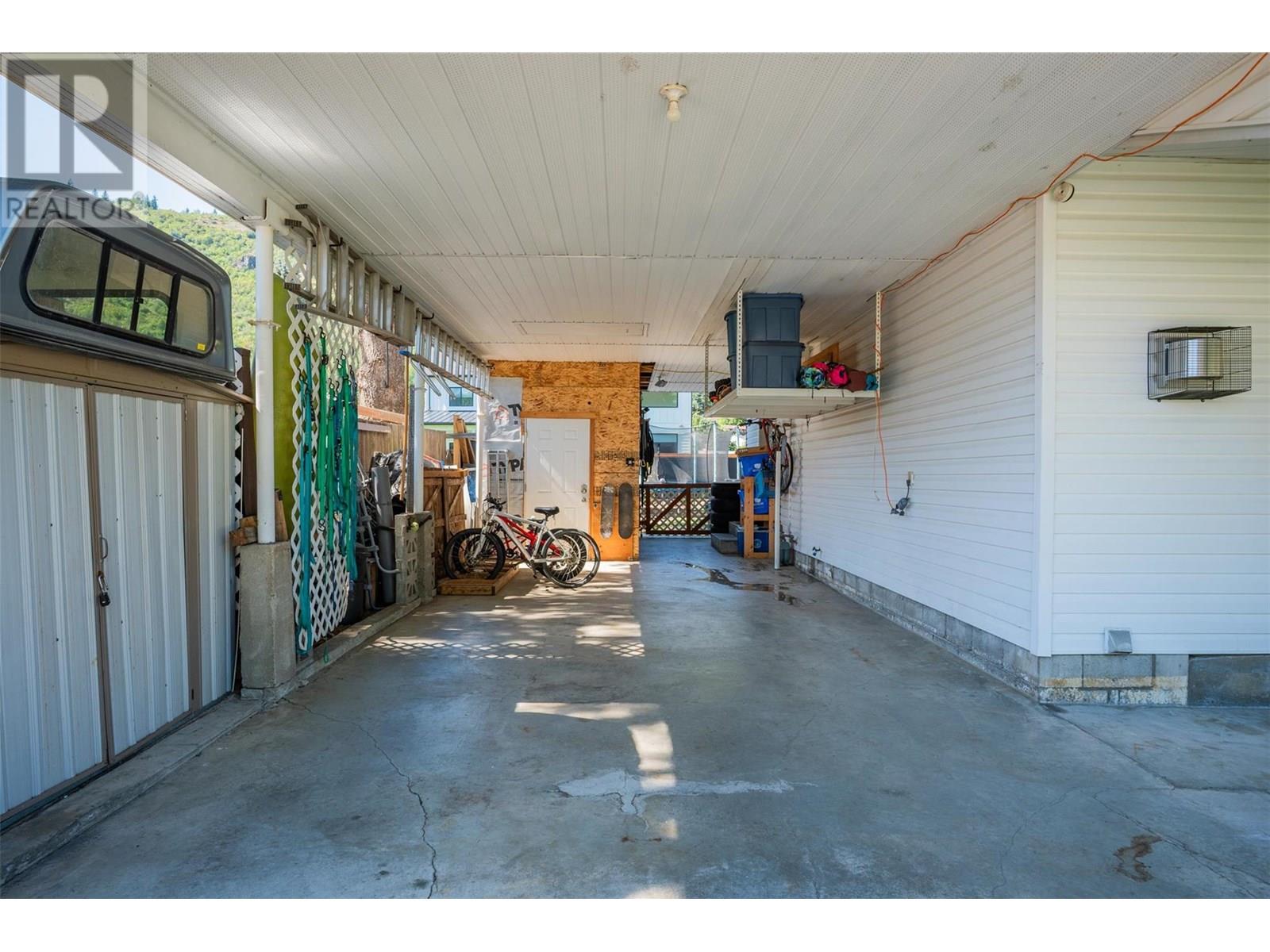840 9th Avenue, Montrose, British Columbia  V0G 1P0 - Photo 29 - 10354356