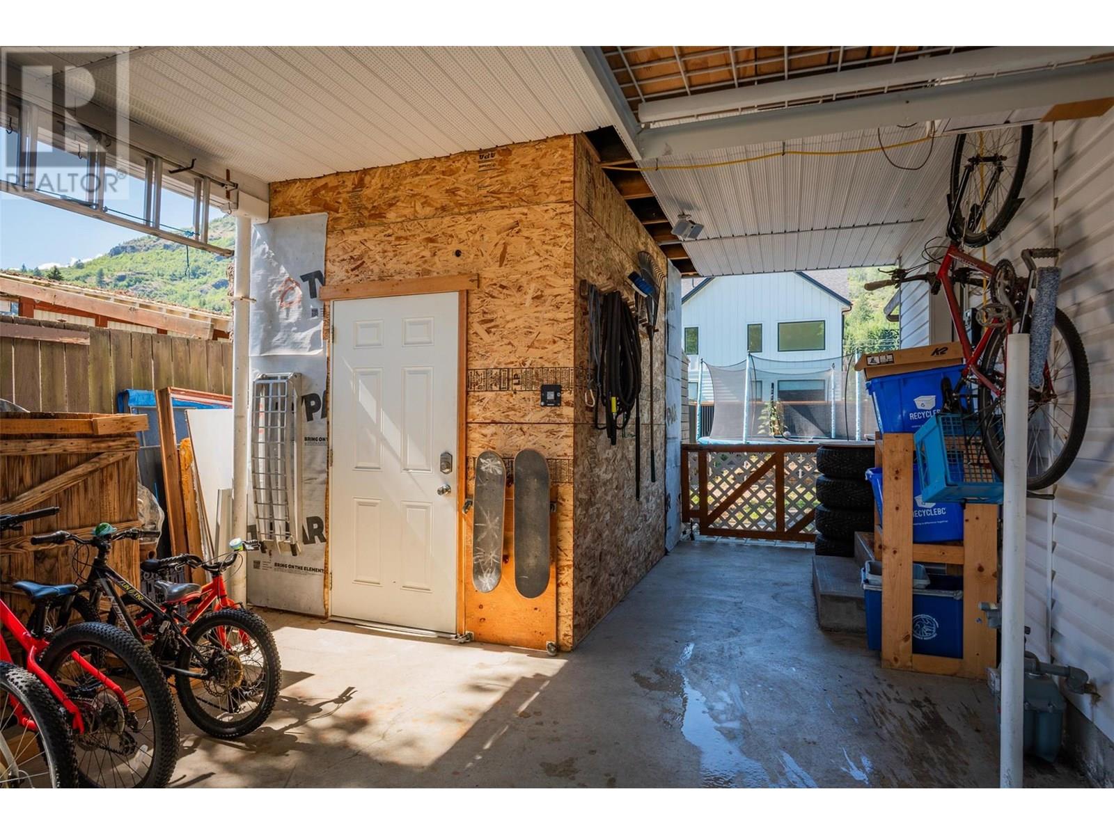 840 9th Avenue, Montrose, British Columbia  V0G 1P0 - Photo 31 - 10354356