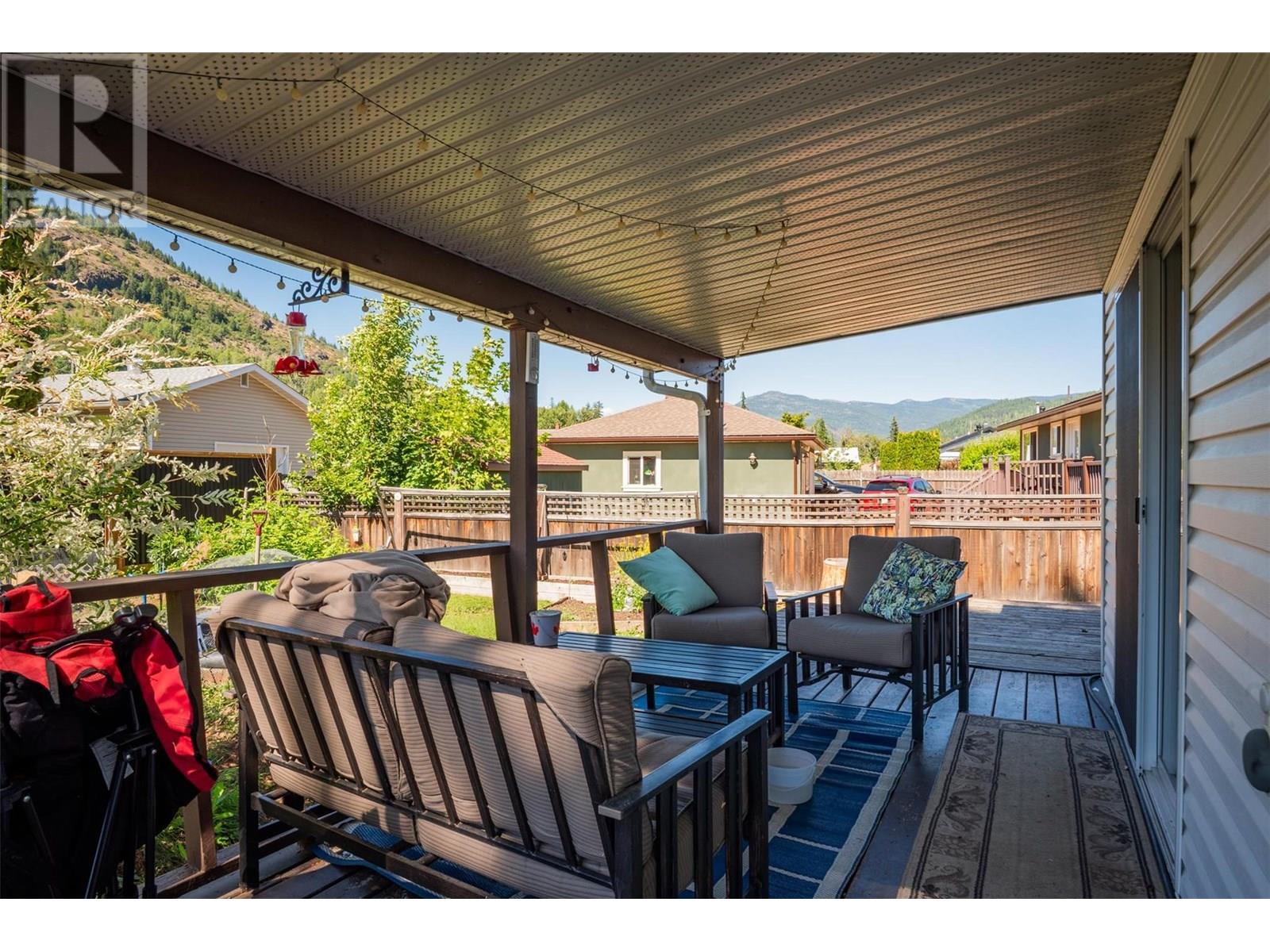 840 9th Avenue, Montrose, British Columbia  V0G 1P0 - Photo 35 - 10354356