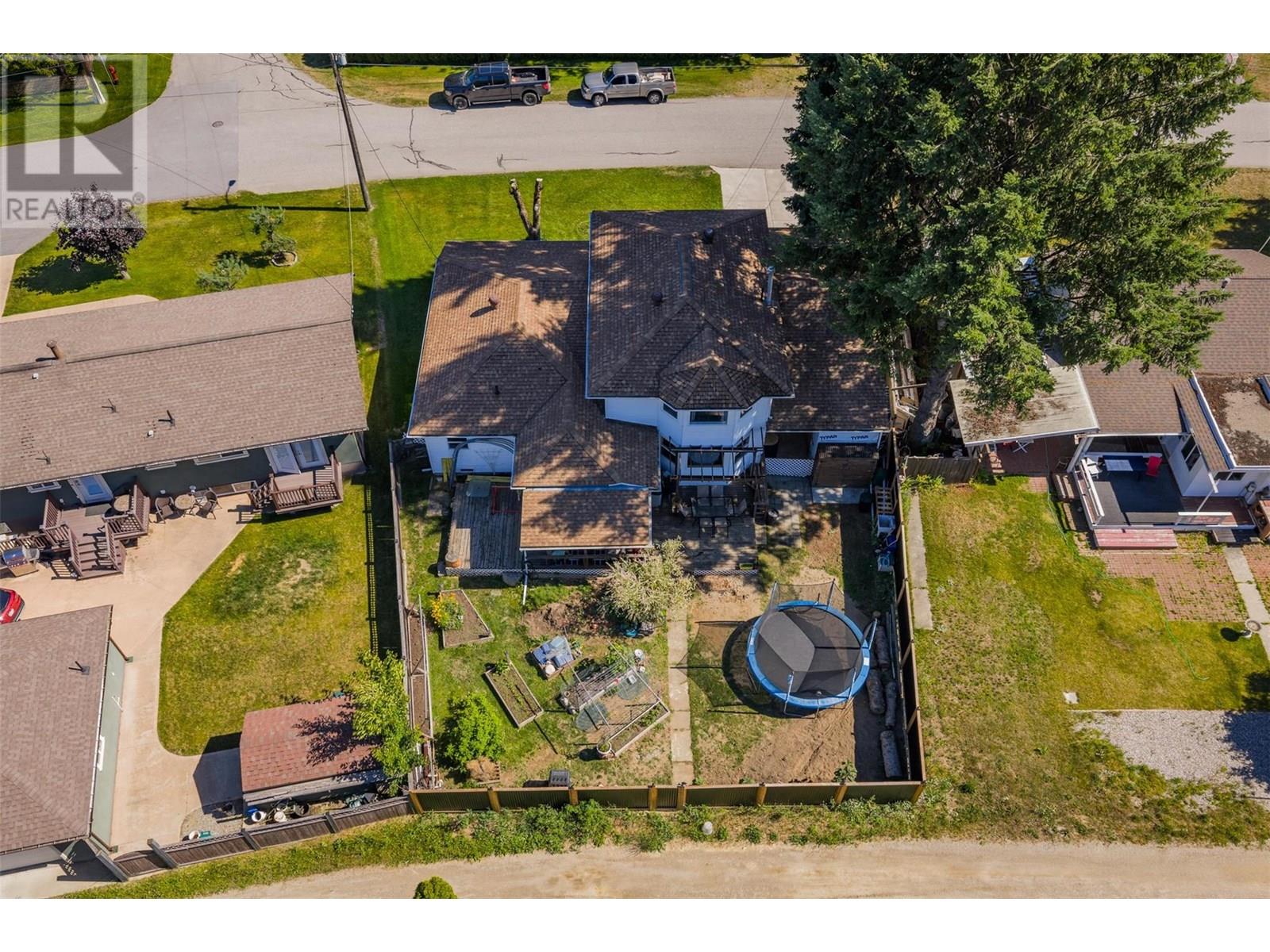 840 9th Avenue, Montrose, British Columbia  V0G 1P0 - Photo 41 - 10354356