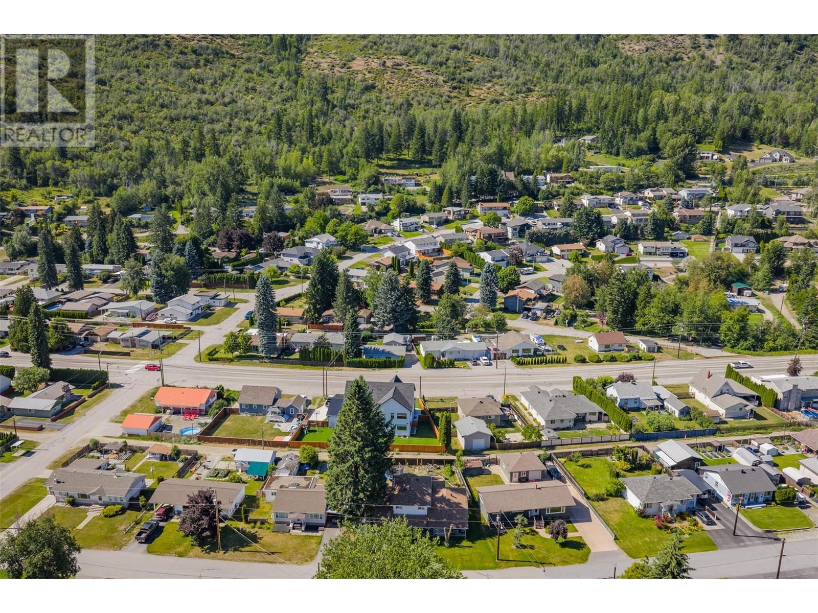 840 9th Avenue, Montrose, British Columbia  V0G 1P0 - Photo 44 - 10354356