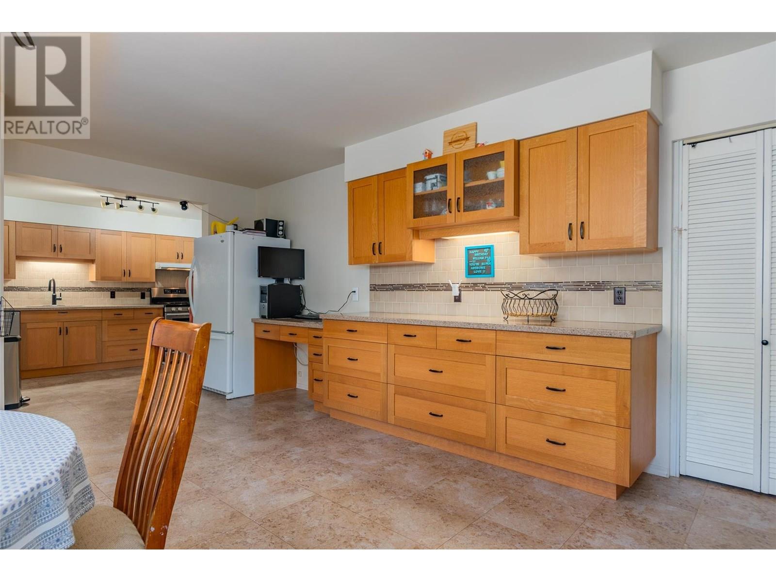 840 9th Avenue, Montrose, British Columbia  V0G 1P0 - Photo 7 - 10354356