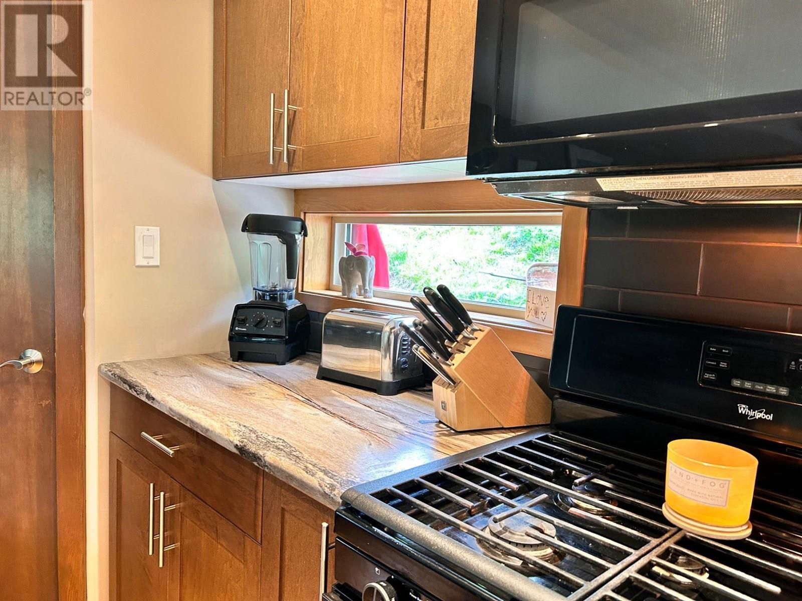 930 Redstone Drive, Rossland, British Columbia  V0G 1Y0 - Photo 15 - 10353440